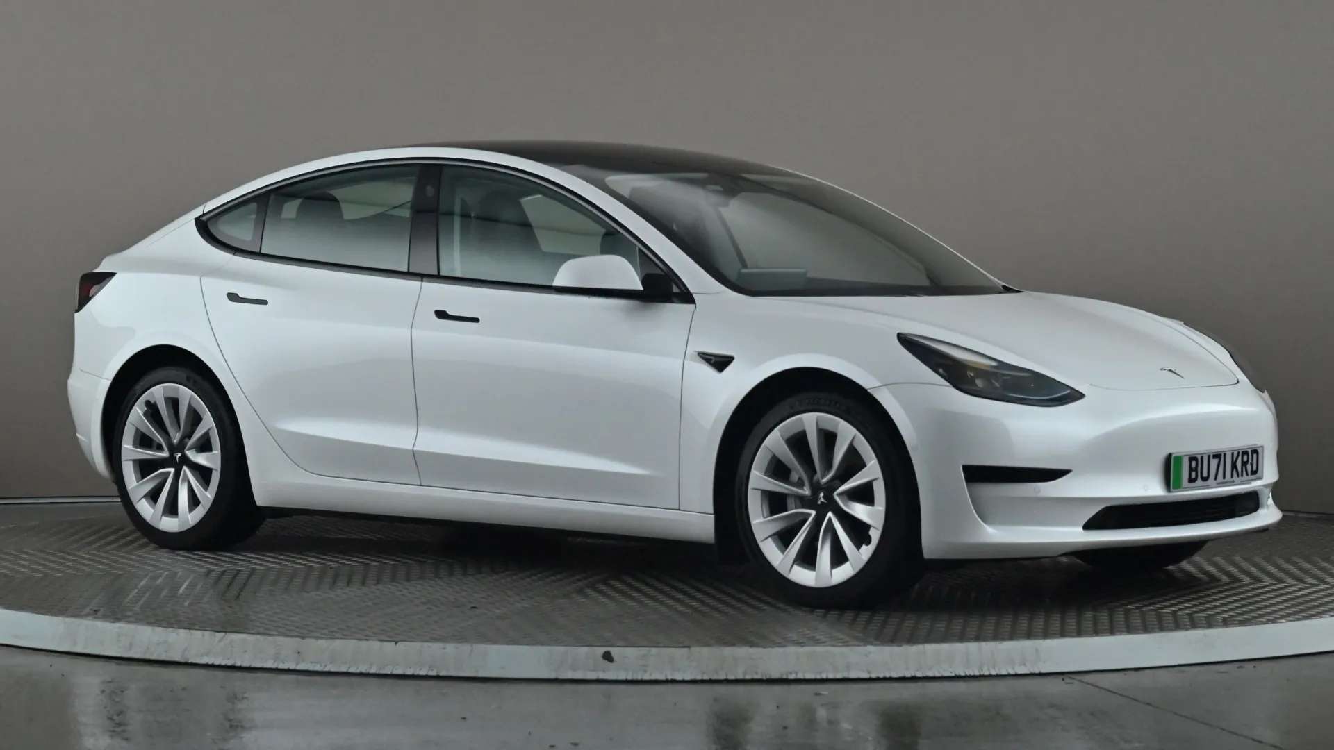 A 2021 TESLA MODEL 3 Standard Plus Auto A 2021 TESLA MODEL 3 Standard Plus Auto