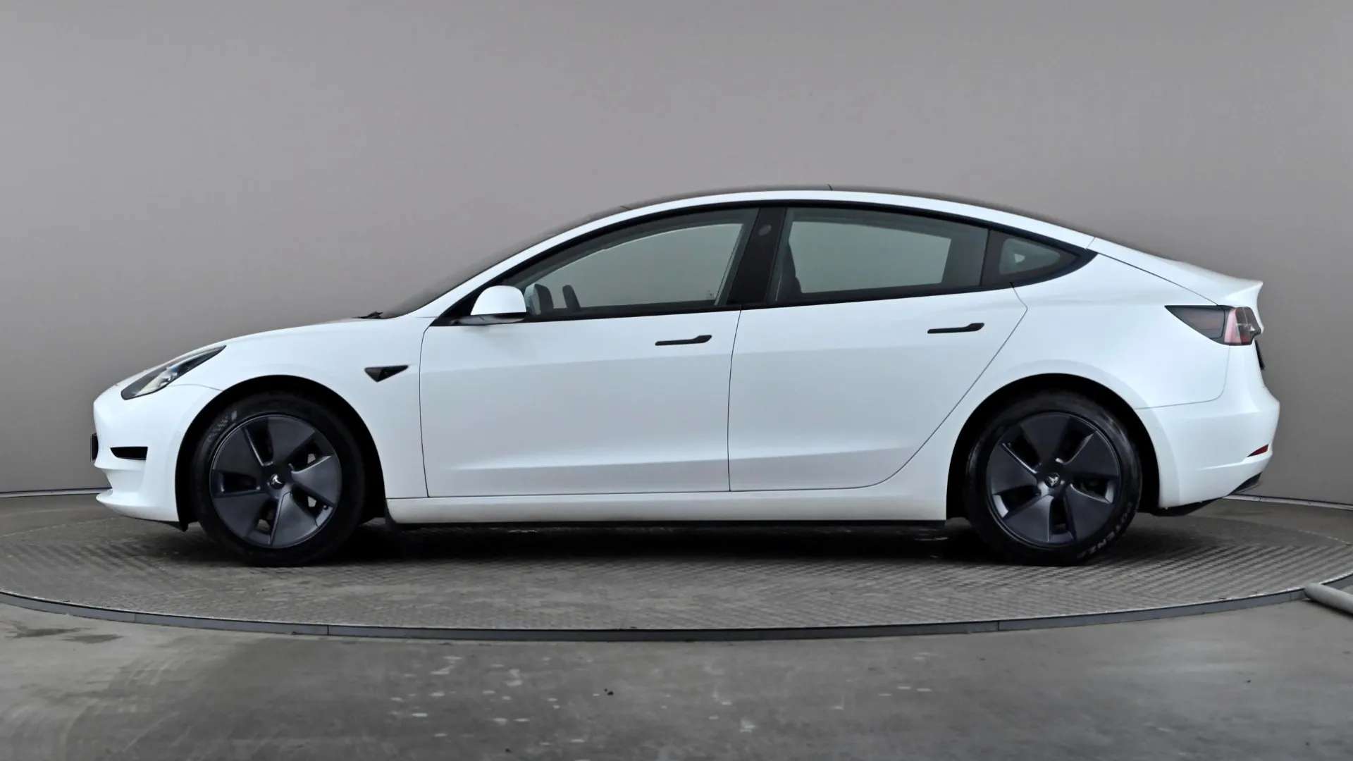 A 2021 TESLA MODEL 3 Standard Plus Auto A 2021 TESLA MODEL 3 Standard Plus Auto