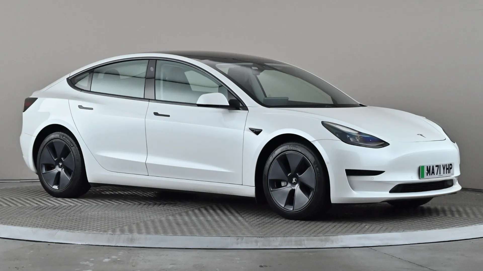 A 2021 TESLA MODEL 3 Standard Plus Auto A 2021 TESLA MODEL 3 Standard Plus Auto