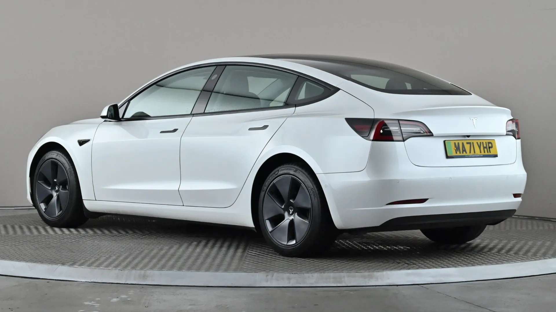 A 2021 TESLA MODEL 3 Standard Plus Auto A 2021 TESLA MODEL 3 Standard Plus Auto
