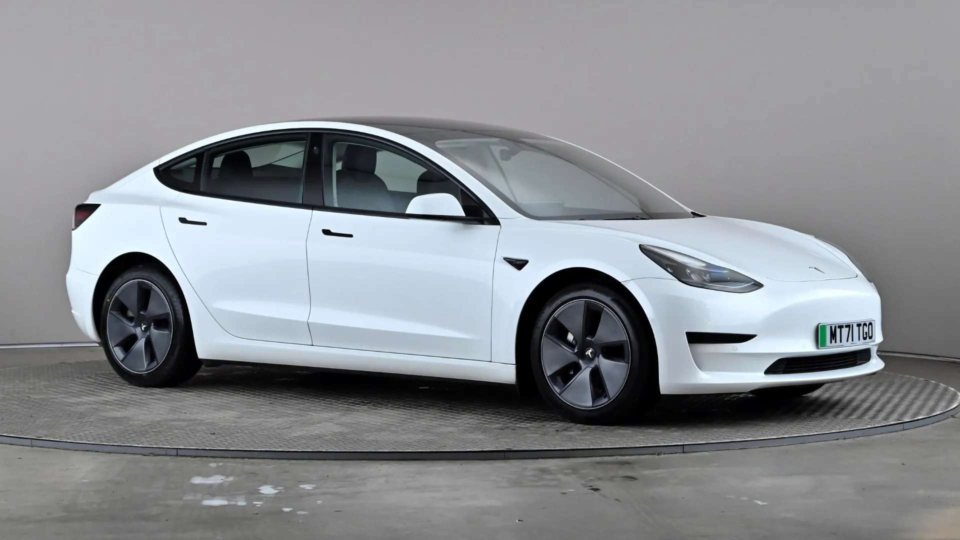 A 2021 TESLA MODEL 3 Standard Plus Auto A 2021 TESLA MODEL 3 Standard Plus Auto
