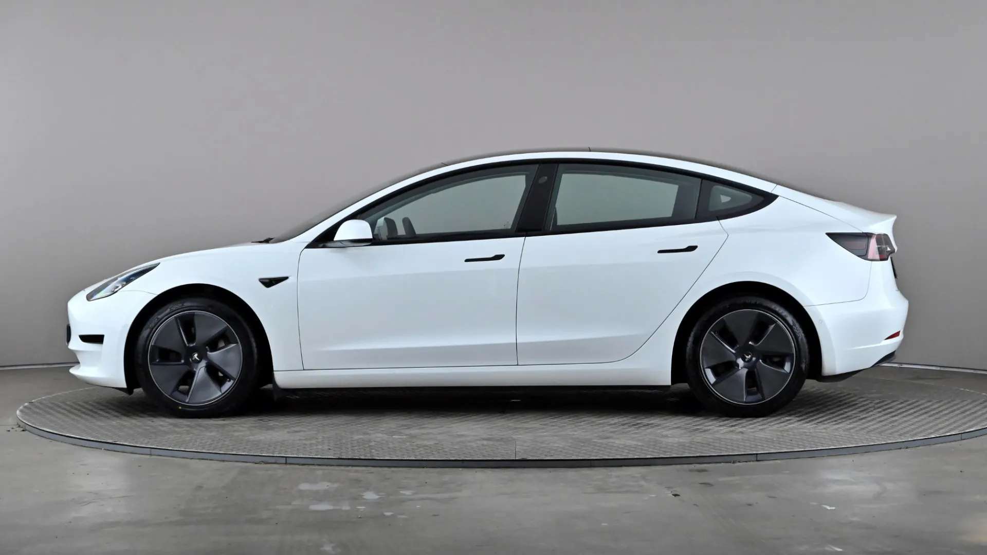 A 2021 TESLA MODEL 3 Standard Plus Auto A 2021 TESLA MODEL 3 Standard Plus Auto