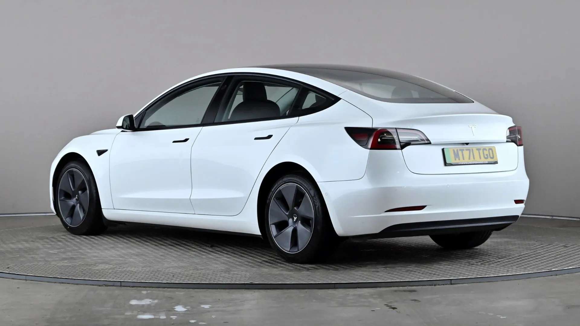 A 2021 TESLA MODEL 3 Standard Plus Auto A 2021 TESLA MODEL 3 Standard Plus Auto