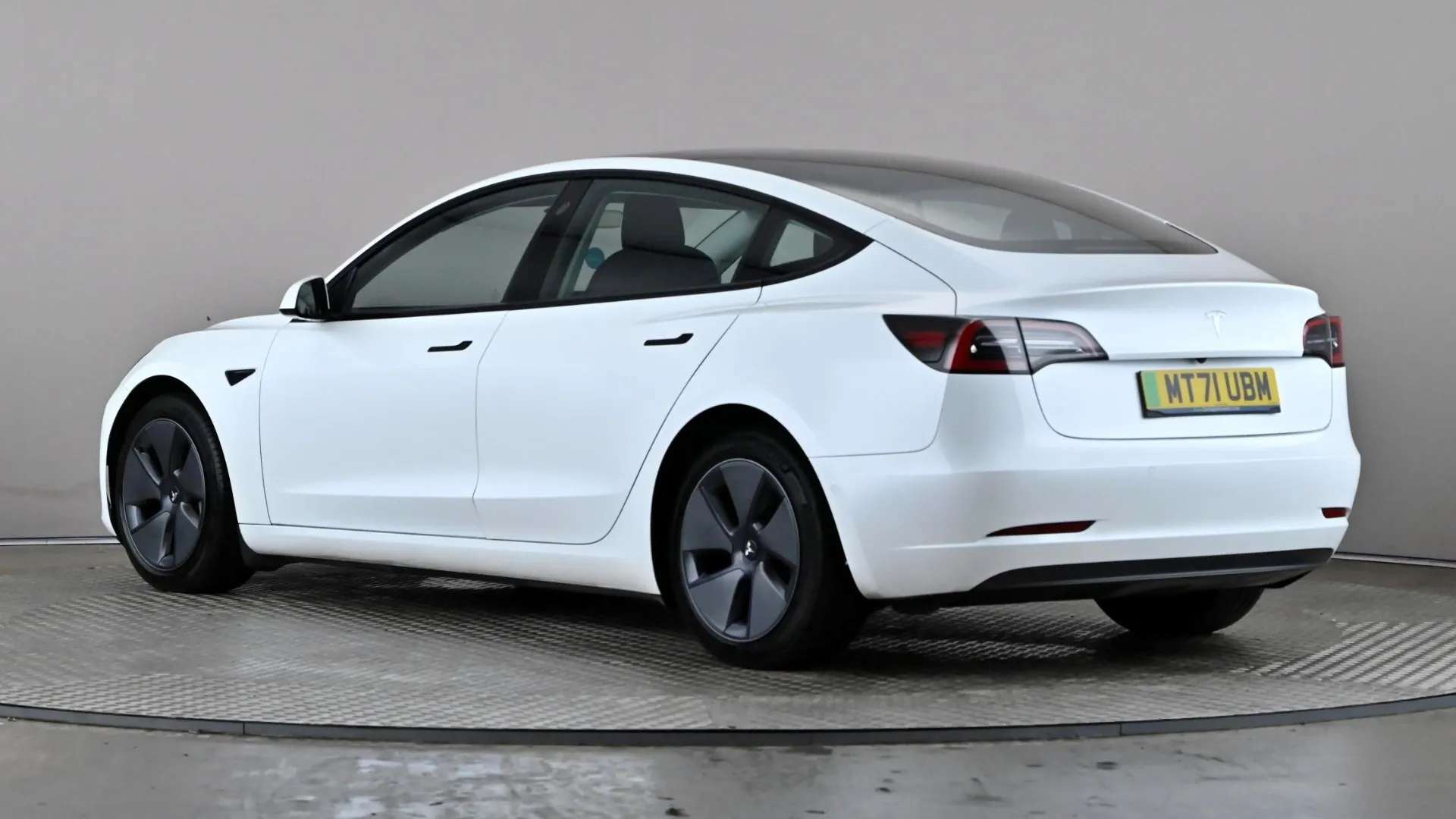 A 2021 TESLA MODEL 3 Standard Plus Auto A 2021 TESLA MODEL 3 Standard Plus Auto