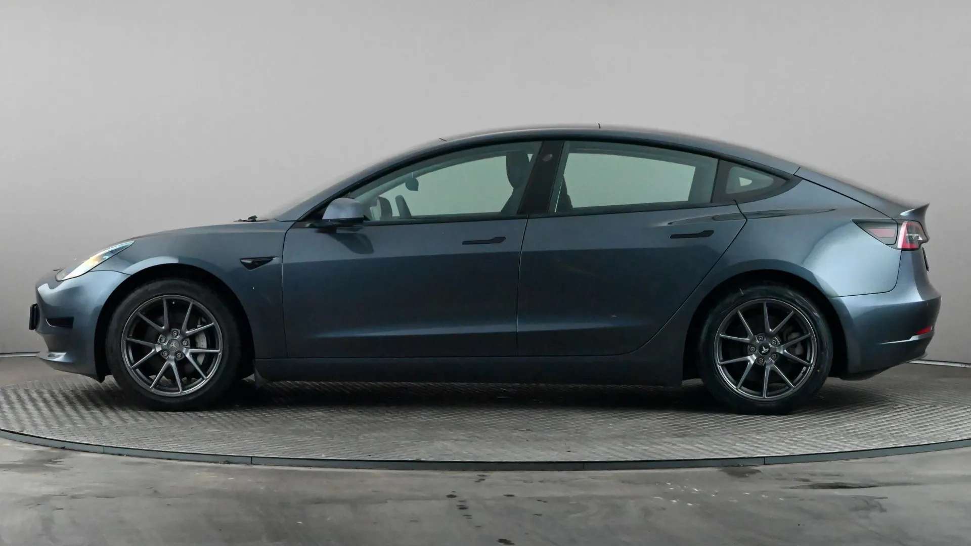 A 2020 TESLA MODEL 3 Standard Plus Auto A 2020 TESLA MODEL 3 Standard Plus Auto