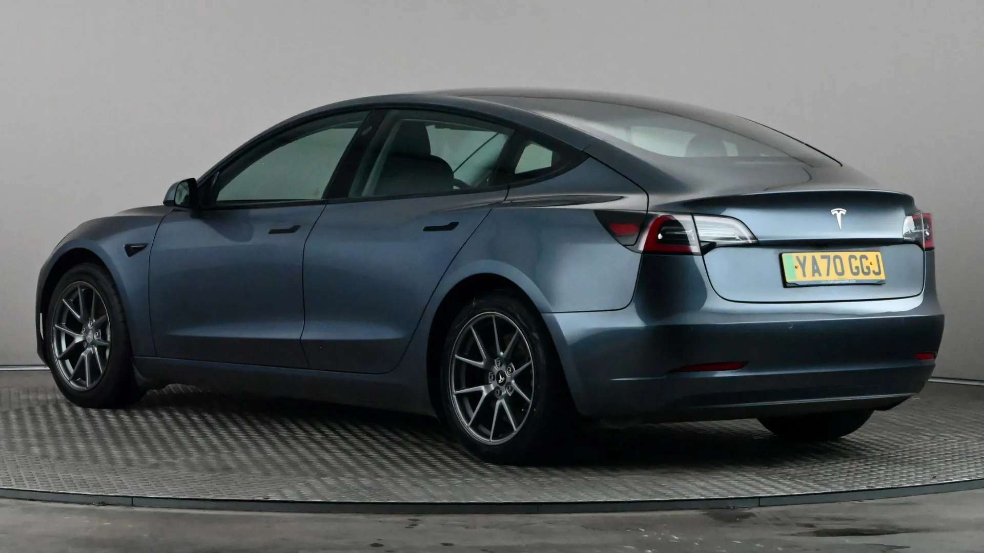 A 2020 TESLA MODEL 3 Standard Plus Auto A 2020 TESLA MODEL 3 Standard Plus Auto