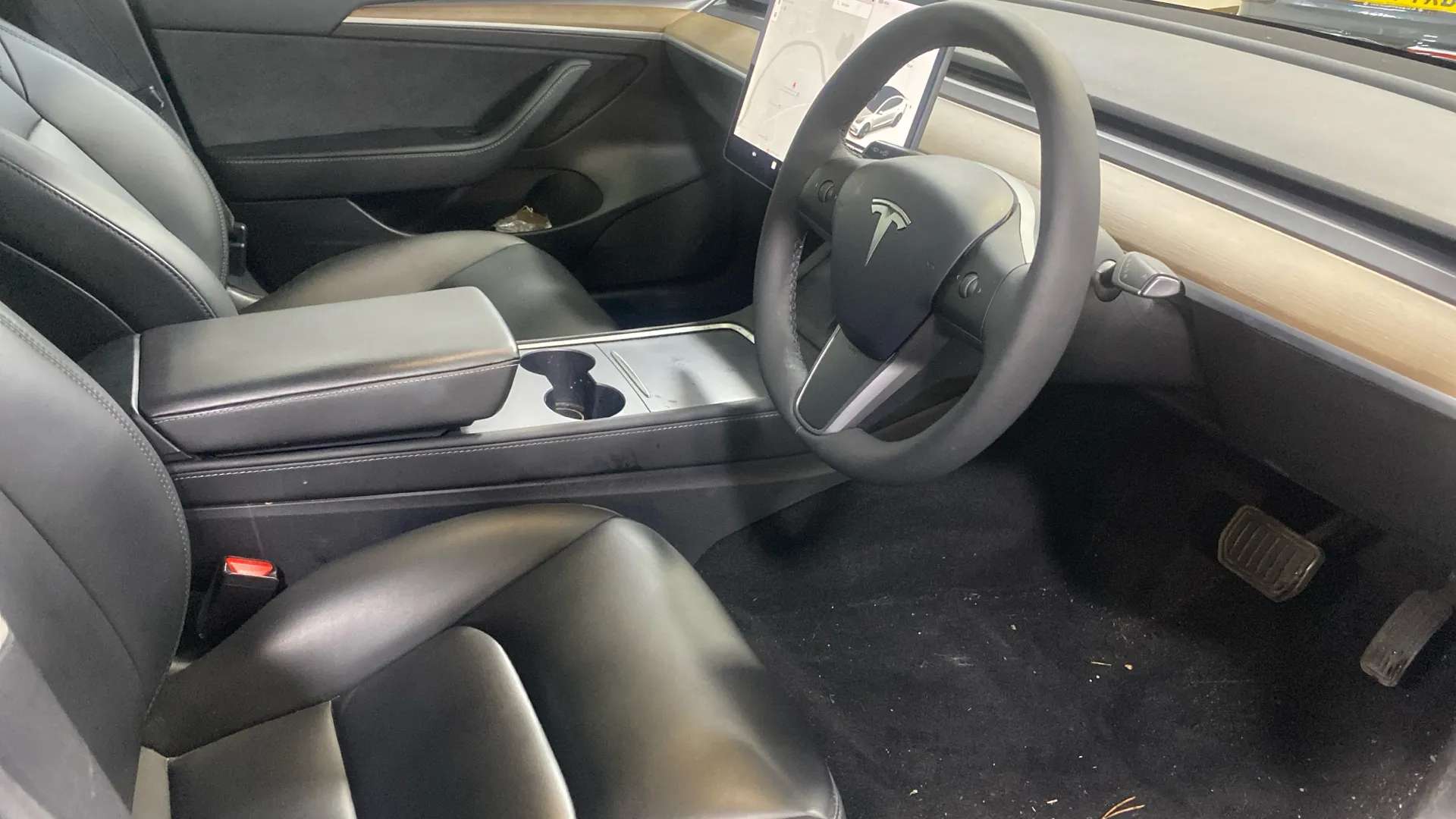 A 2021 TESLA MODEL 3 Standard Plus Auto A 2021 TESLA MODEL 3 Standard Plus Auto