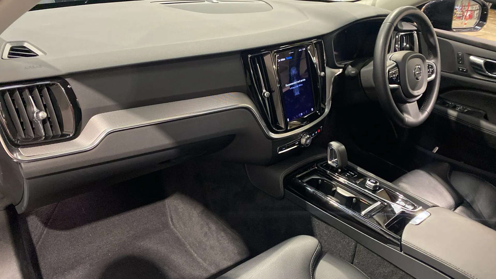 2022 VOLVO V60 2022 VOLVO V60