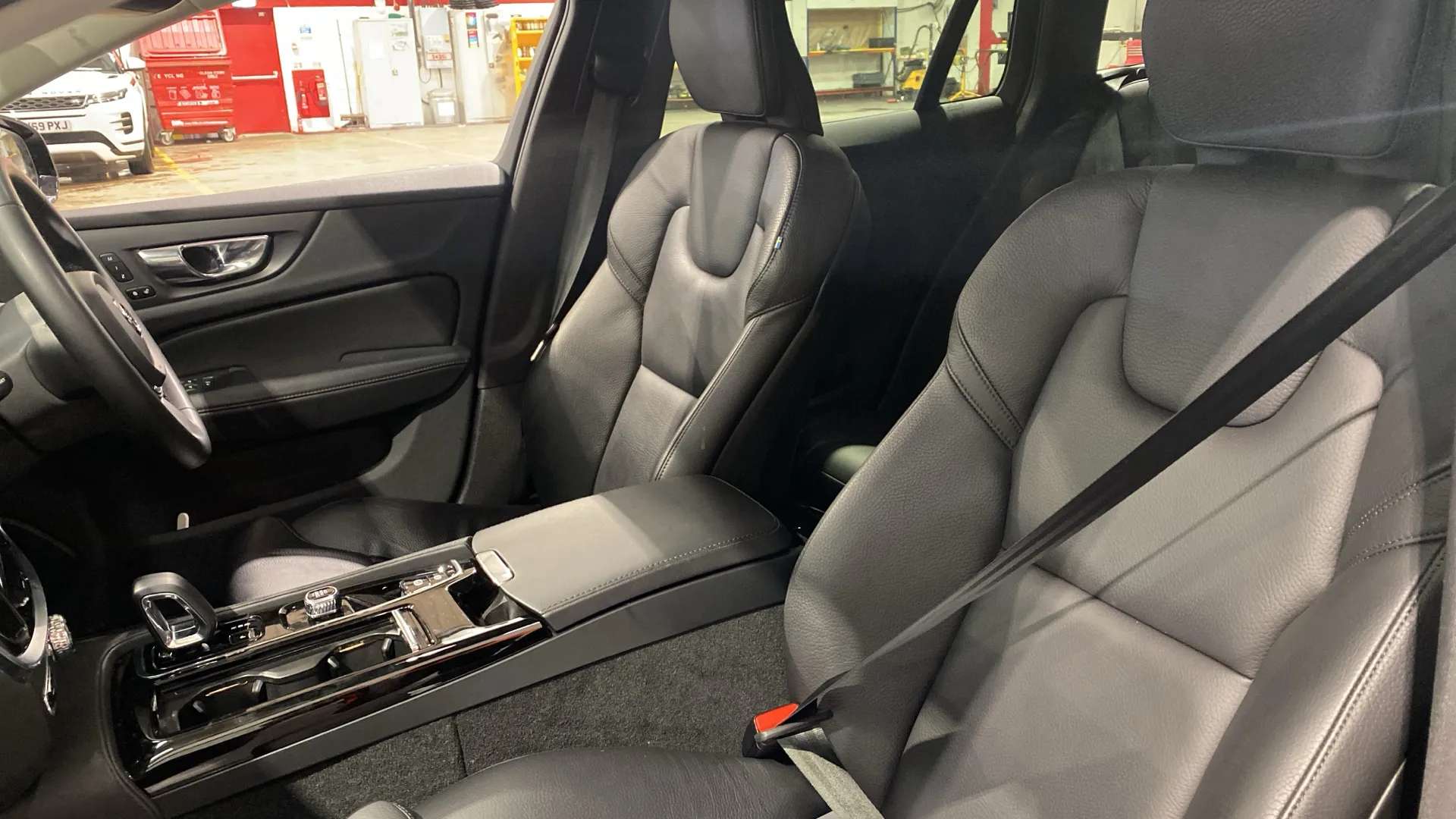 2022 VOLVO V60 2022 VOLVO V60