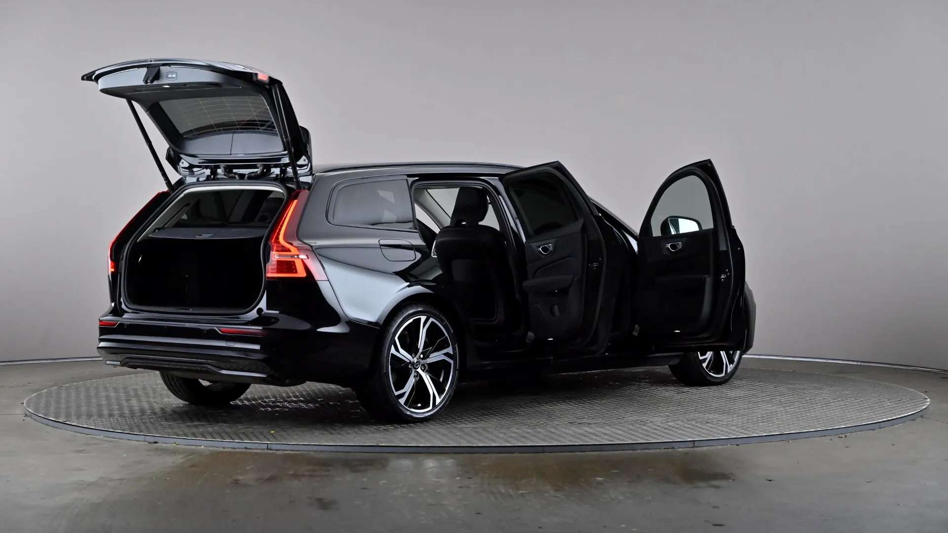 2022 VOLVO V60 2022 VOLVO V60