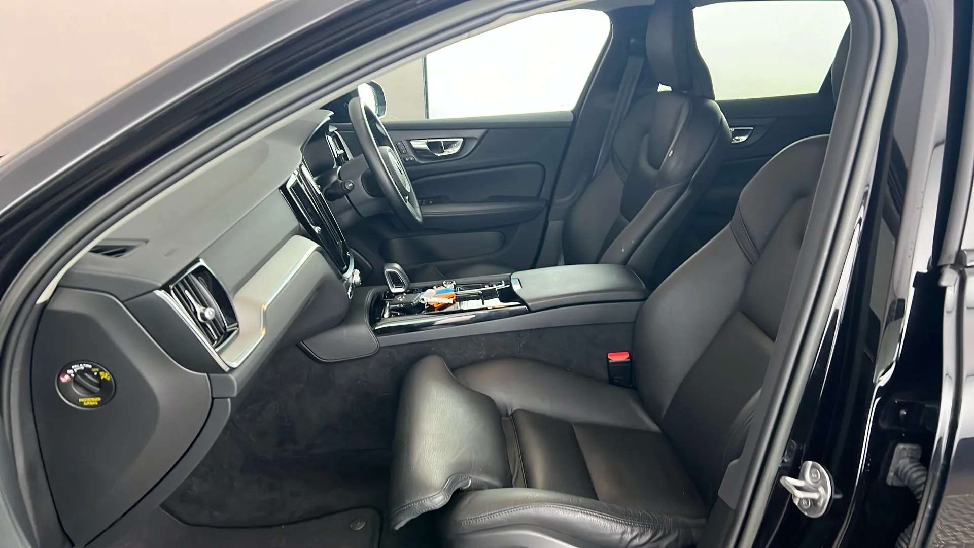 2022 VOLVO V60 2022 VOLVO V60