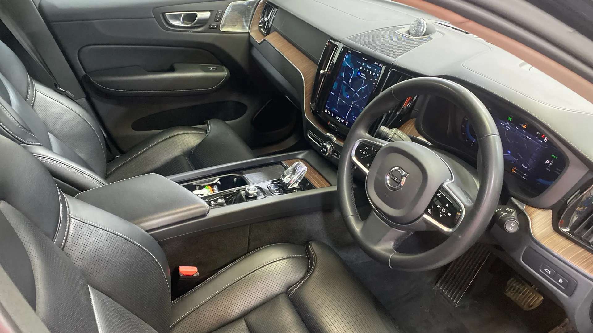 2023 VOLVO XC60 2023 VOLVO XC60