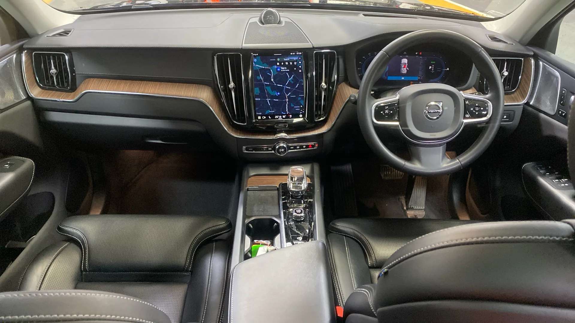 2023 VOLVO XC60 2023 VOLVO XC60