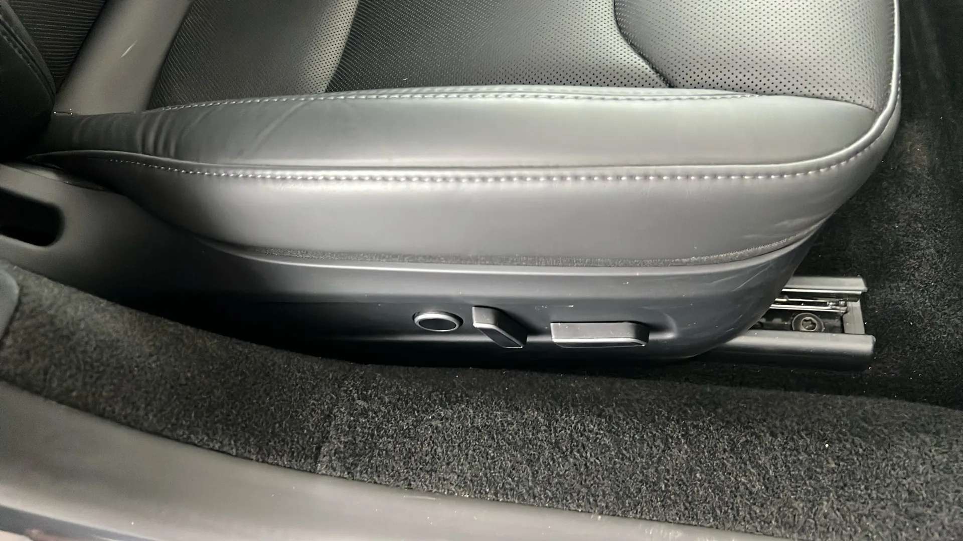 2025 TESLA MODEL 3 2025 TESLA MODEL 3