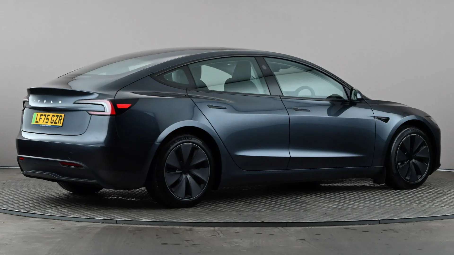2025 TESLA MODEL 3 2025 TESLA MODEL 3