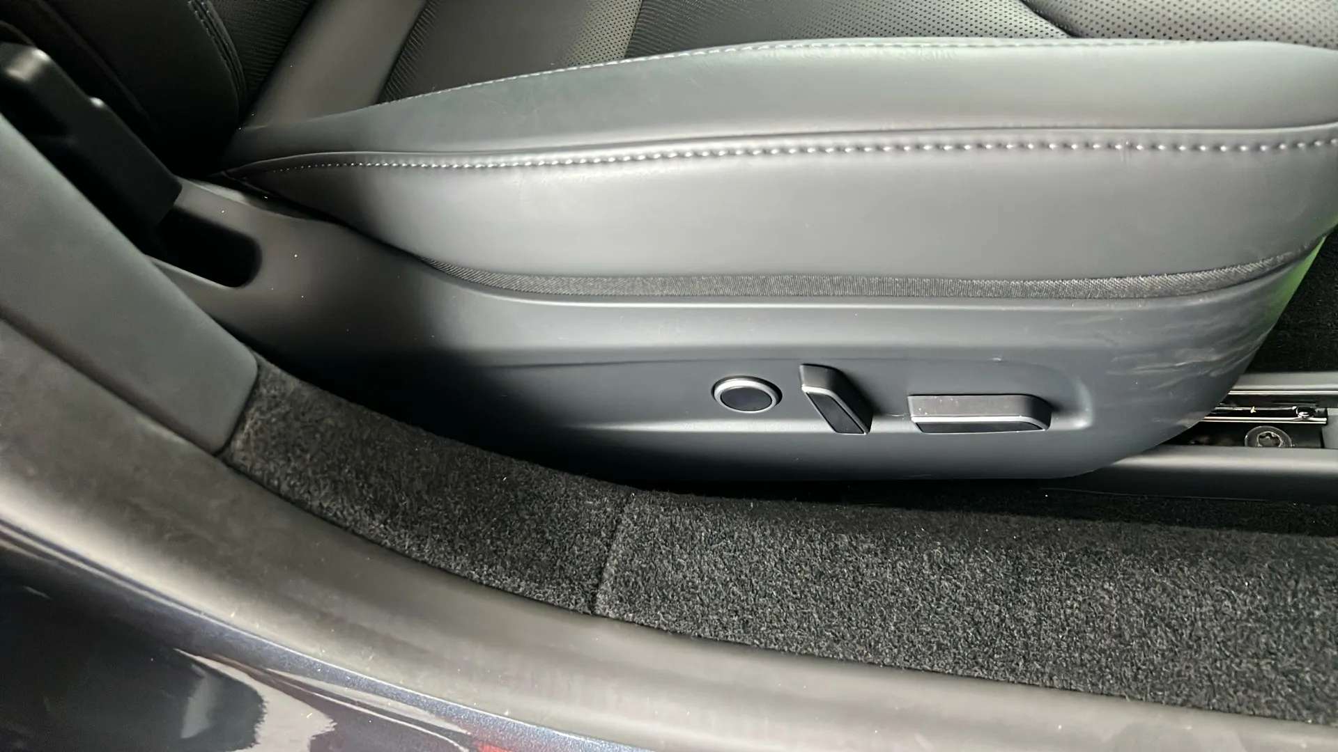 2025 TESLA MODEL 3 2025 TESLA MODEL 3