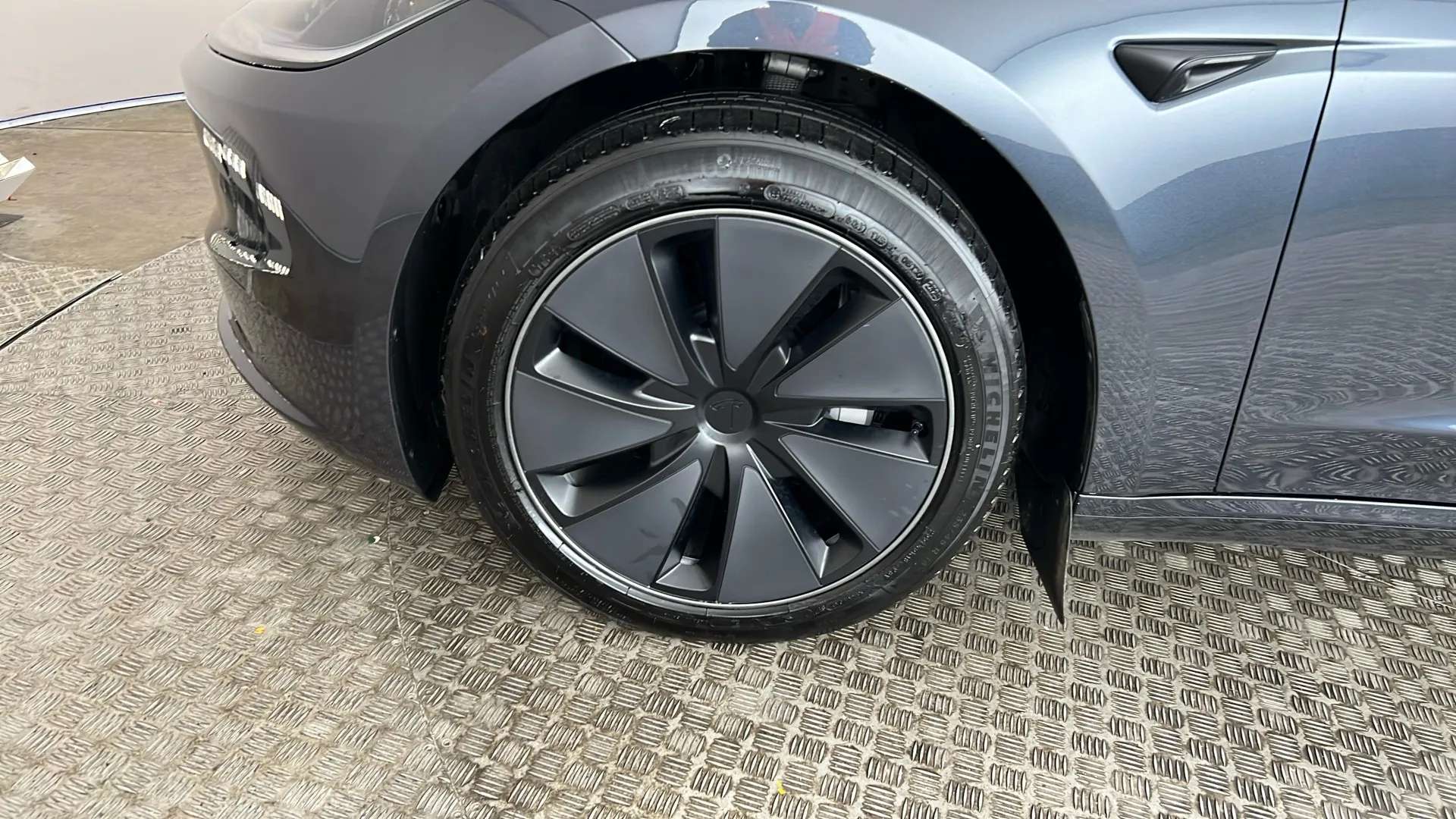 2025 TESLA MODEL 3 2025 TESLA MODEL 3