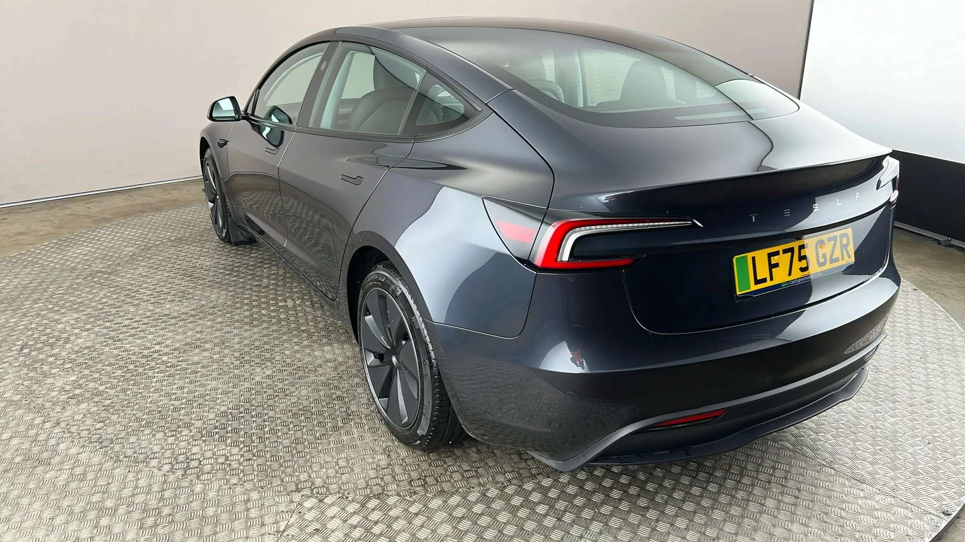 2025 TESLA MODEL 3 2025 TESLA MODEL 3