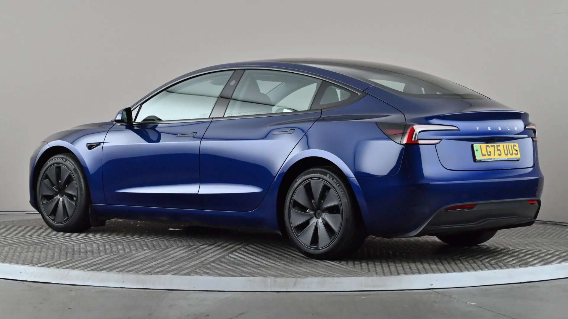 A 2025 TESLA MODEL 3 RWD Auto A 2025 TESLA MODEL 3 RWD Auto