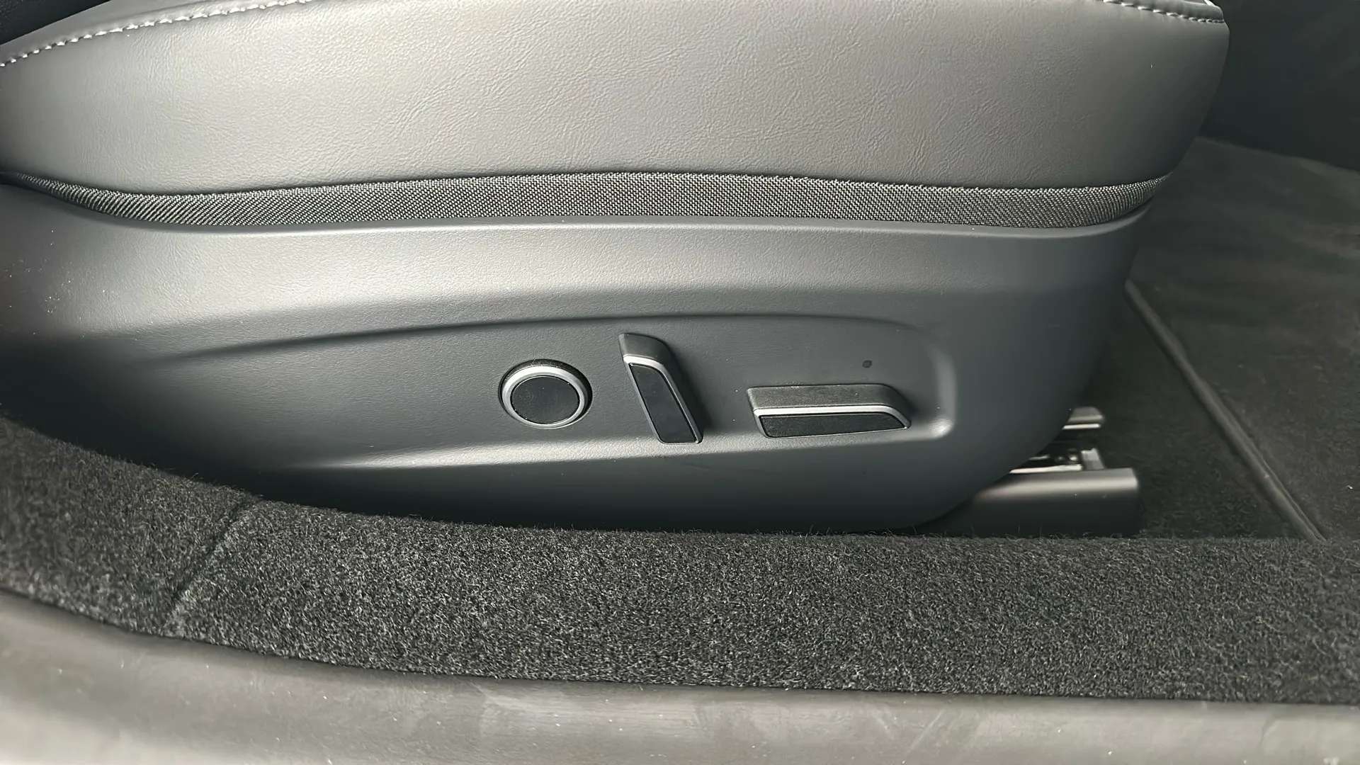 2025 TESLA MODEL 3 2025 TESLA MODEL 3