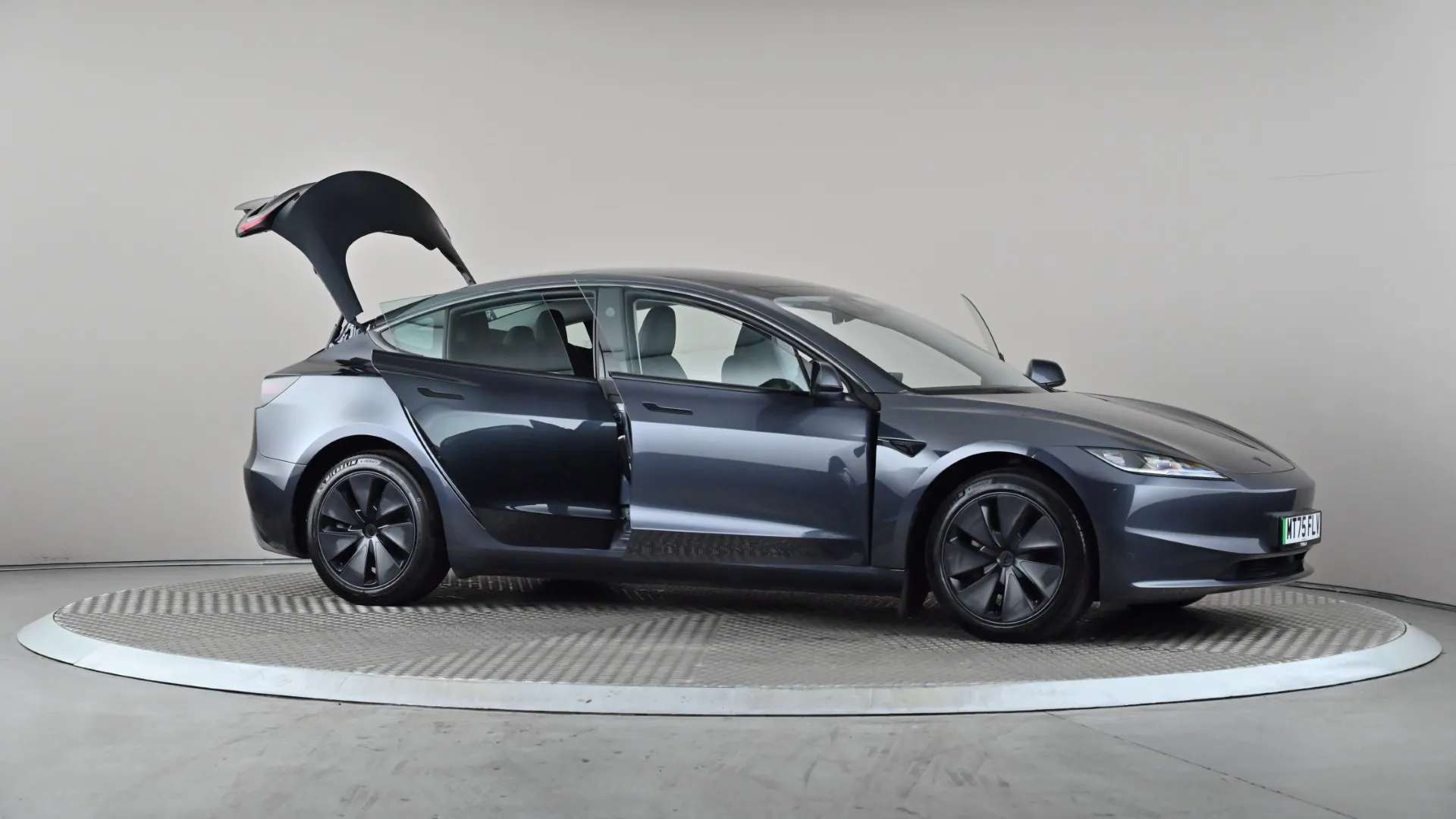 2025 TESLA MODEL 3 2025 TESLA MODEL 3