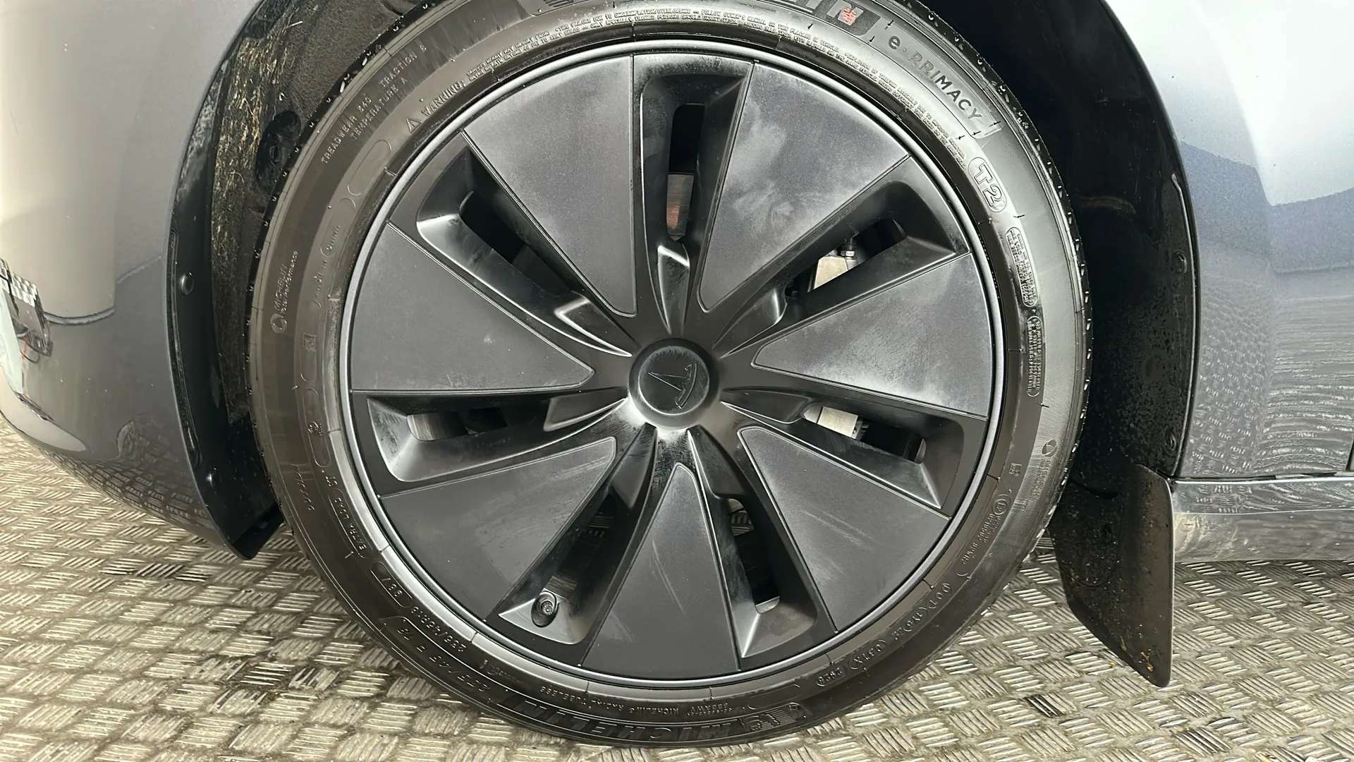 2025 TESLA MODEL 3 2025 TESLA MODEL 3