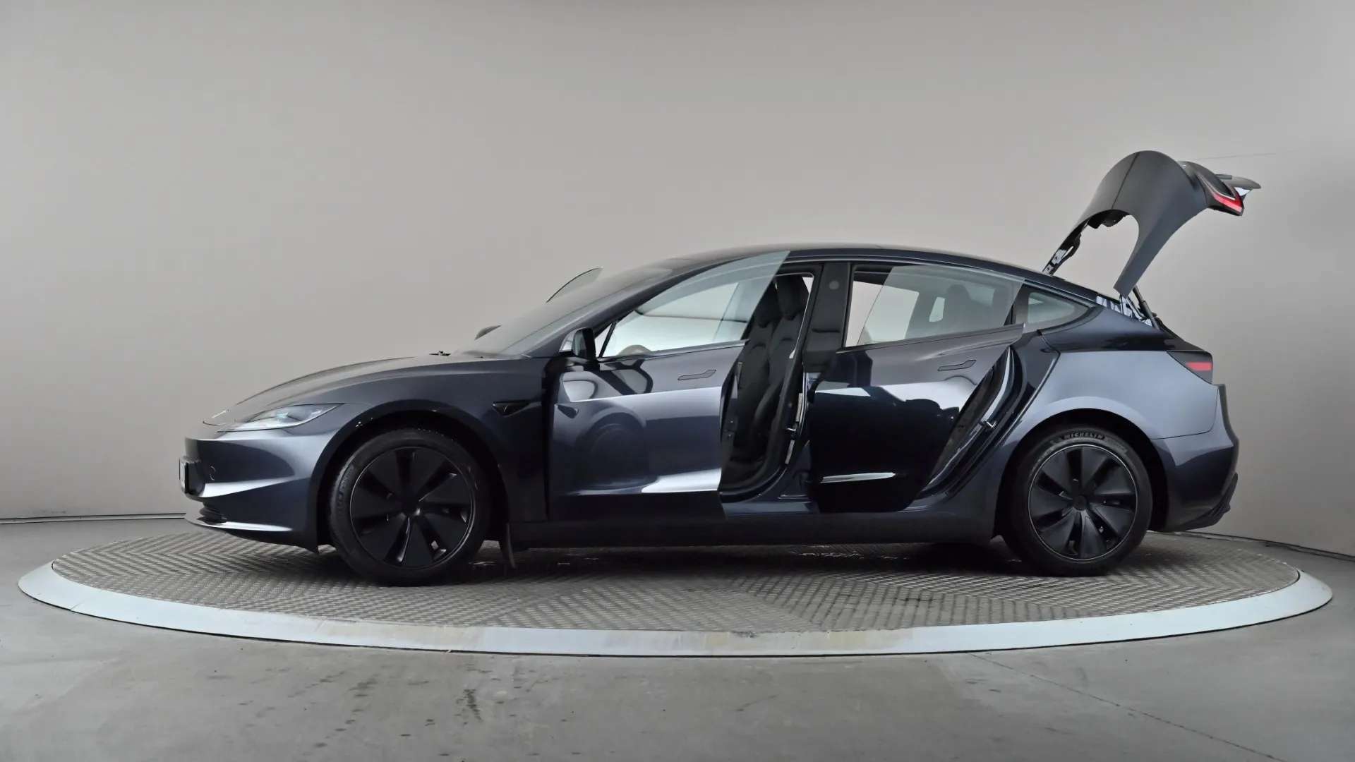 2025 TESLA MODEL 3 2025 TESLA MODEL 3