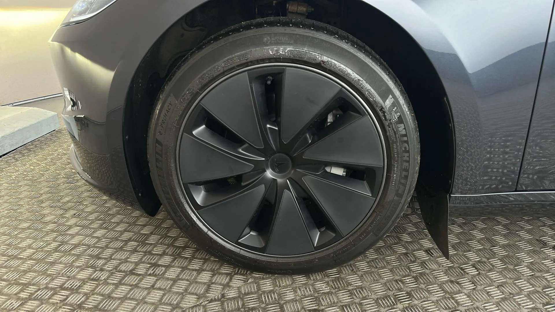 2025 TESLA MODEL 3 2025 TESLA MODEL 3