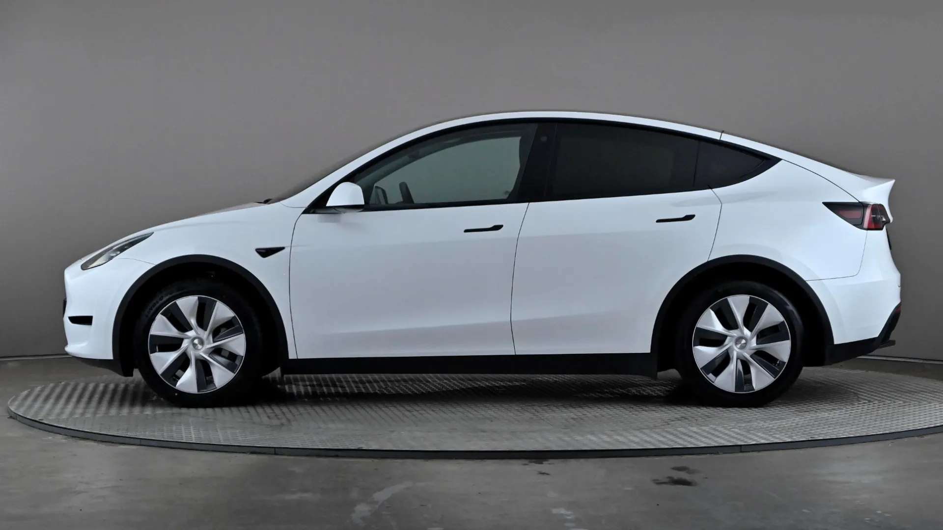 A 2023 TESLA MODEL Y RWD Auto A 2023 TESLA MODEL Y RWD Auto