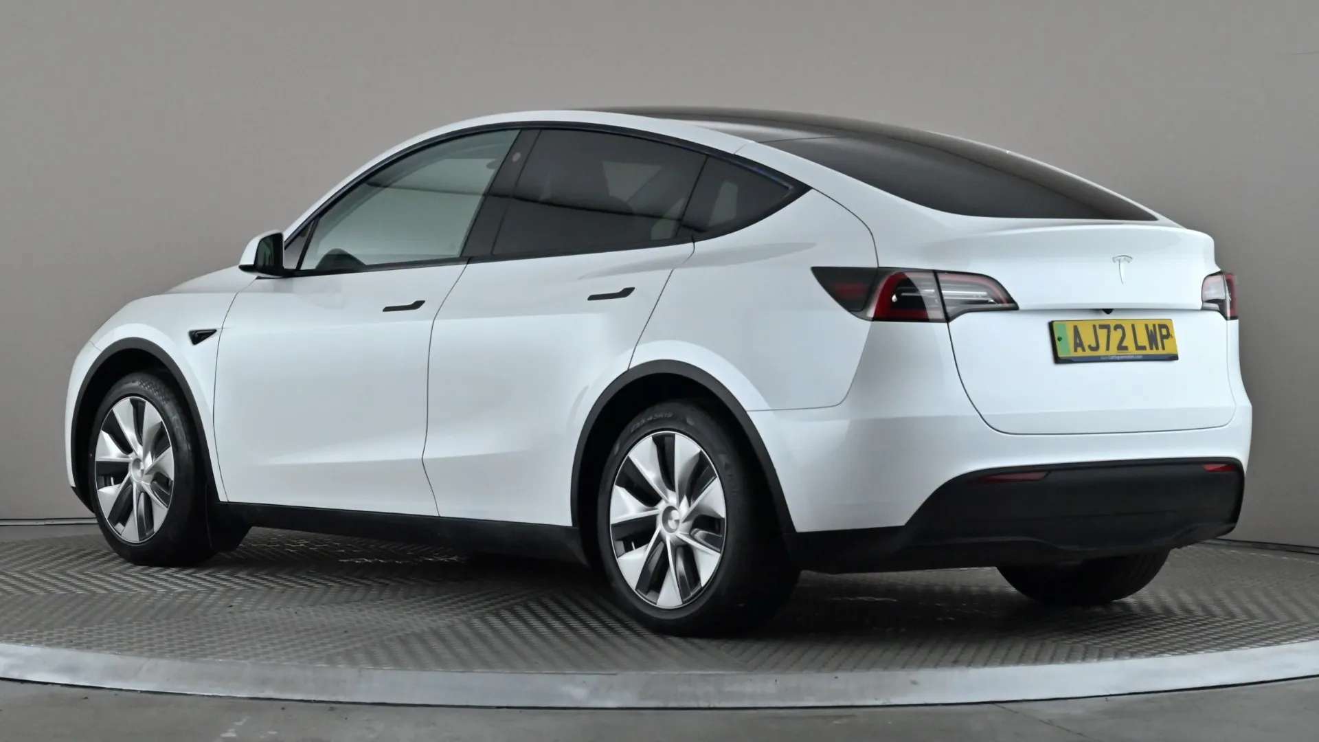 A 2022 TESLA MODEL Y RWD Auto A 2022 TESLA MODEL Y RWD Auto