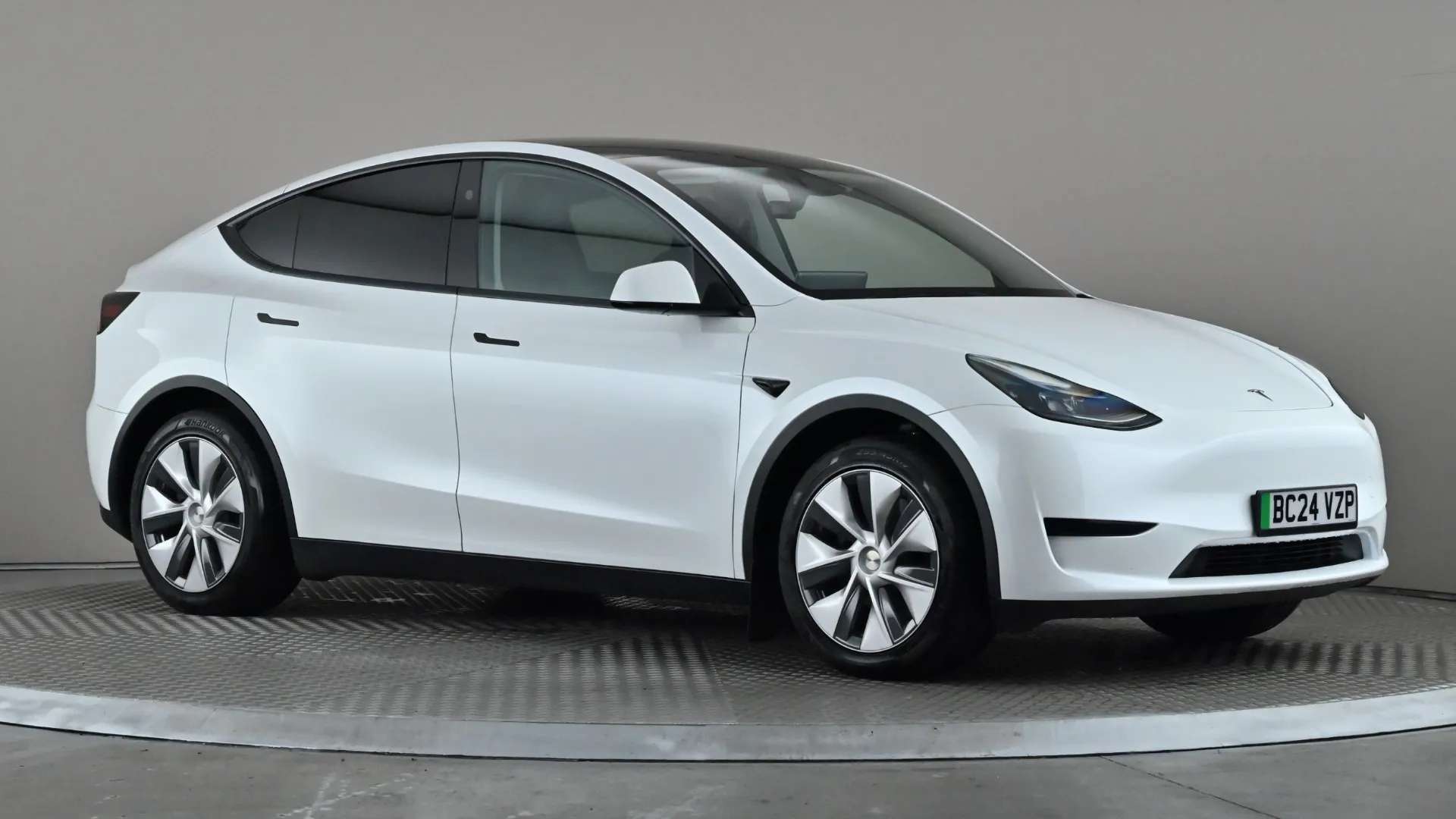 A 2024 TESLA MODEL Y RWD Auto A 2024 TESLA MODEL Y RWD Auto