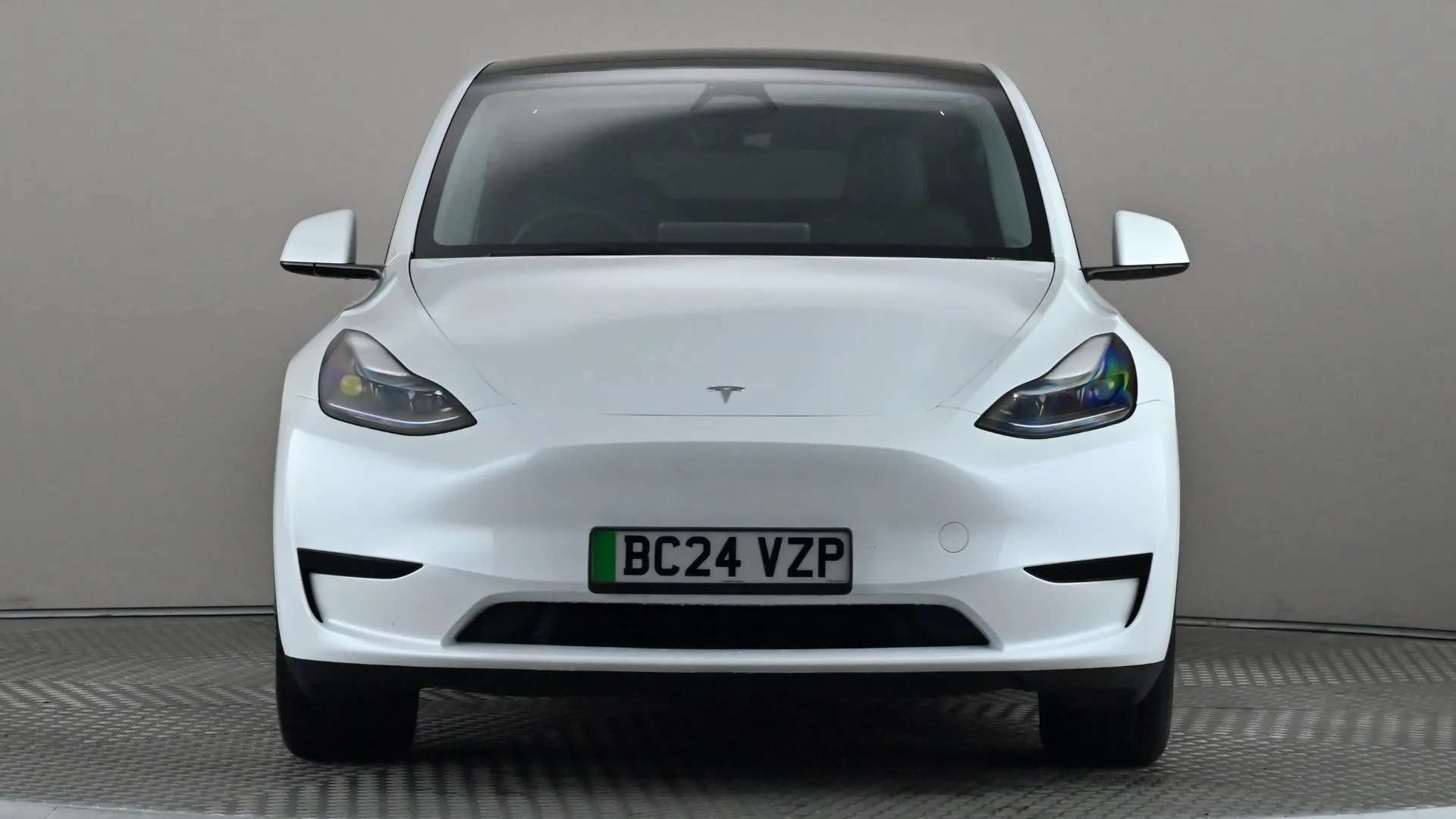 A 2024 TESLA MODEL Y RWD Auto A 2024 TESLA MODEL Y RWD Auto