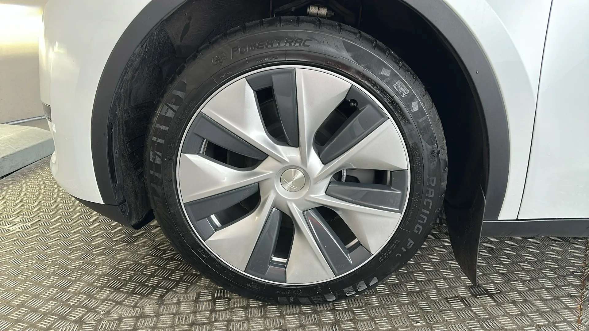 2024 TESLA MODEL Y 2024 TESLA MODEL Y