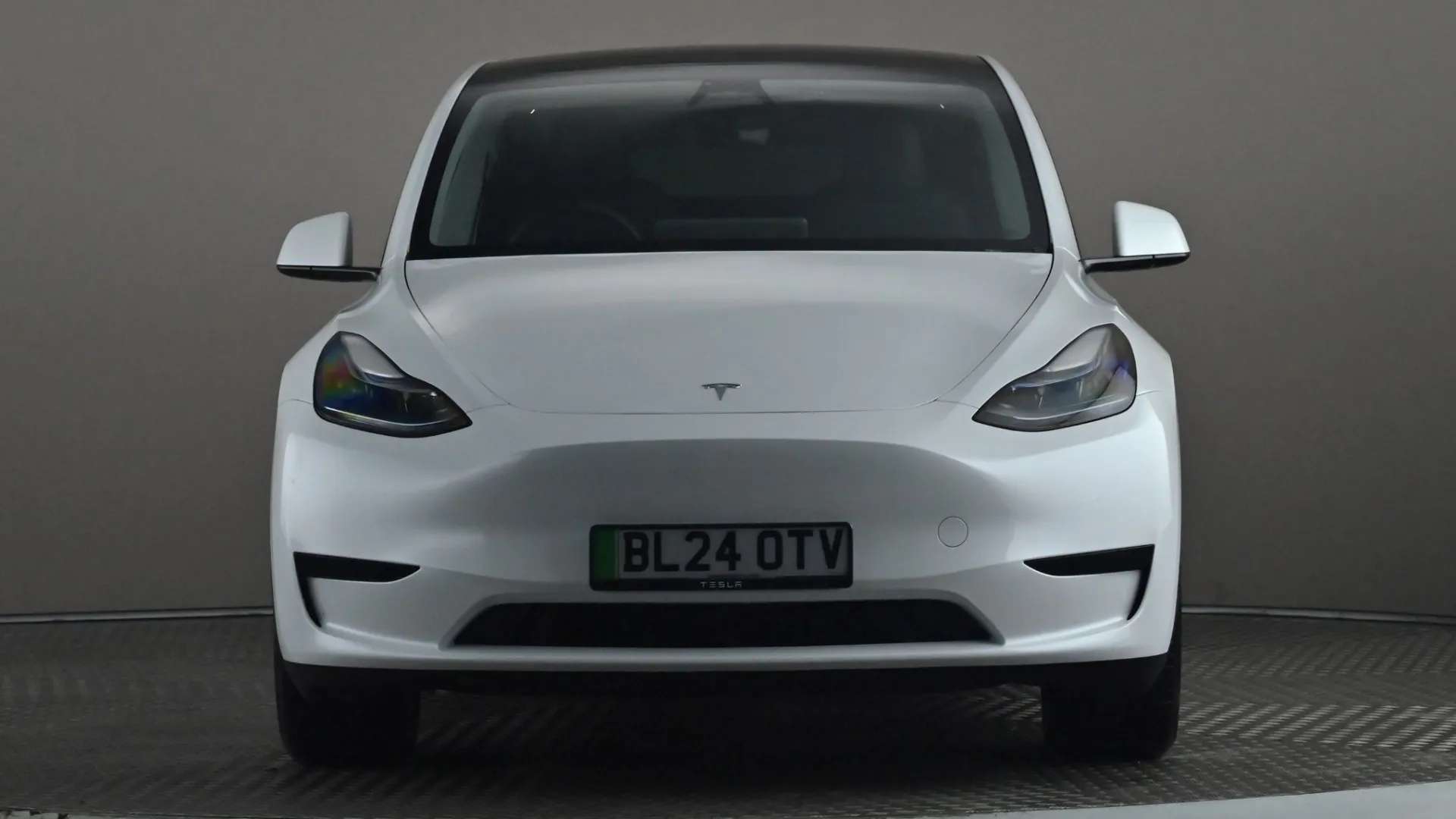 A 2024 TESLA MODEL Y RWD Auto A 2024 TESLA MODEL Y RWD Auto