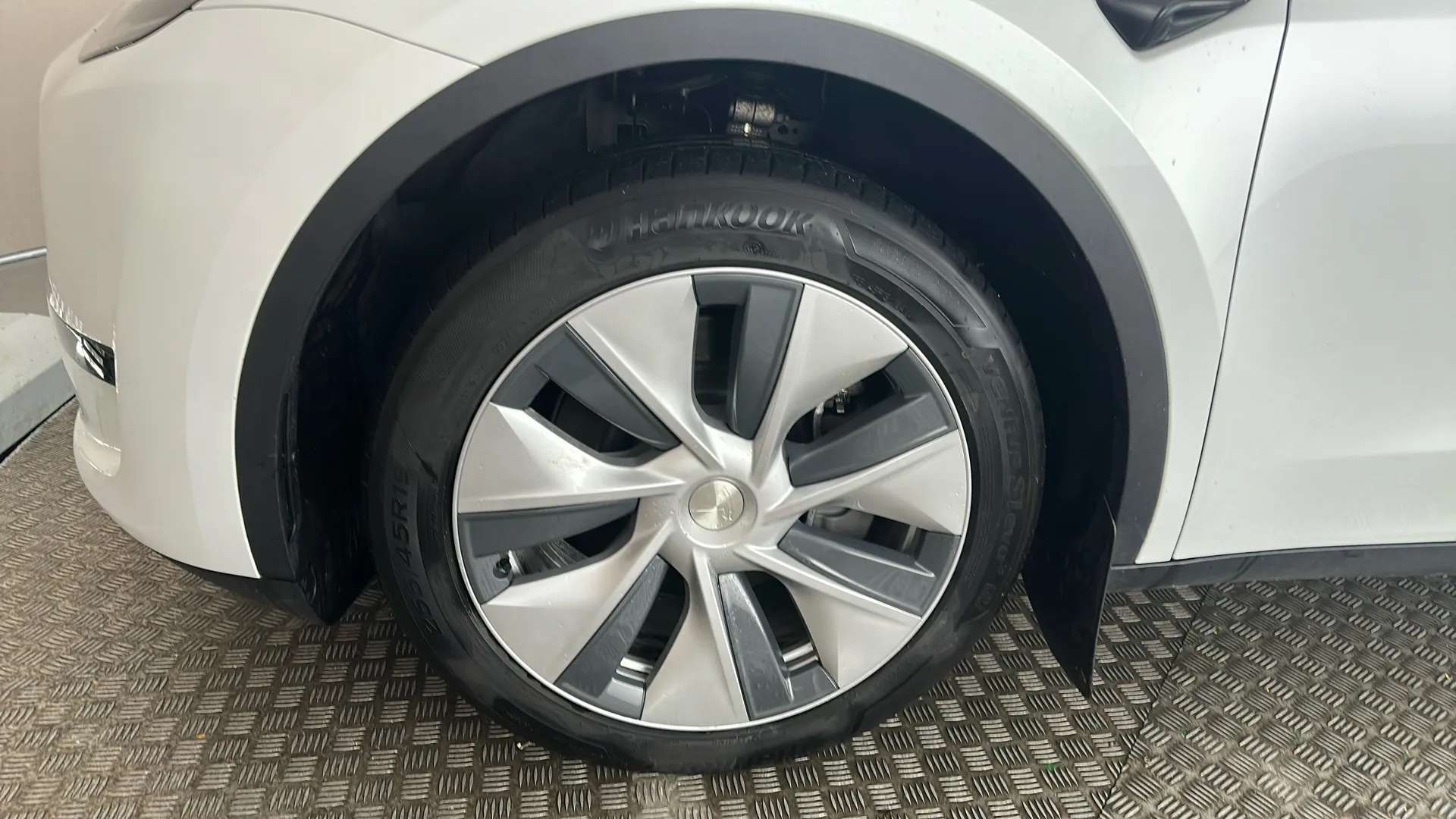 2024 TESLA MODEL Y 2024 TESLA MODEL Y