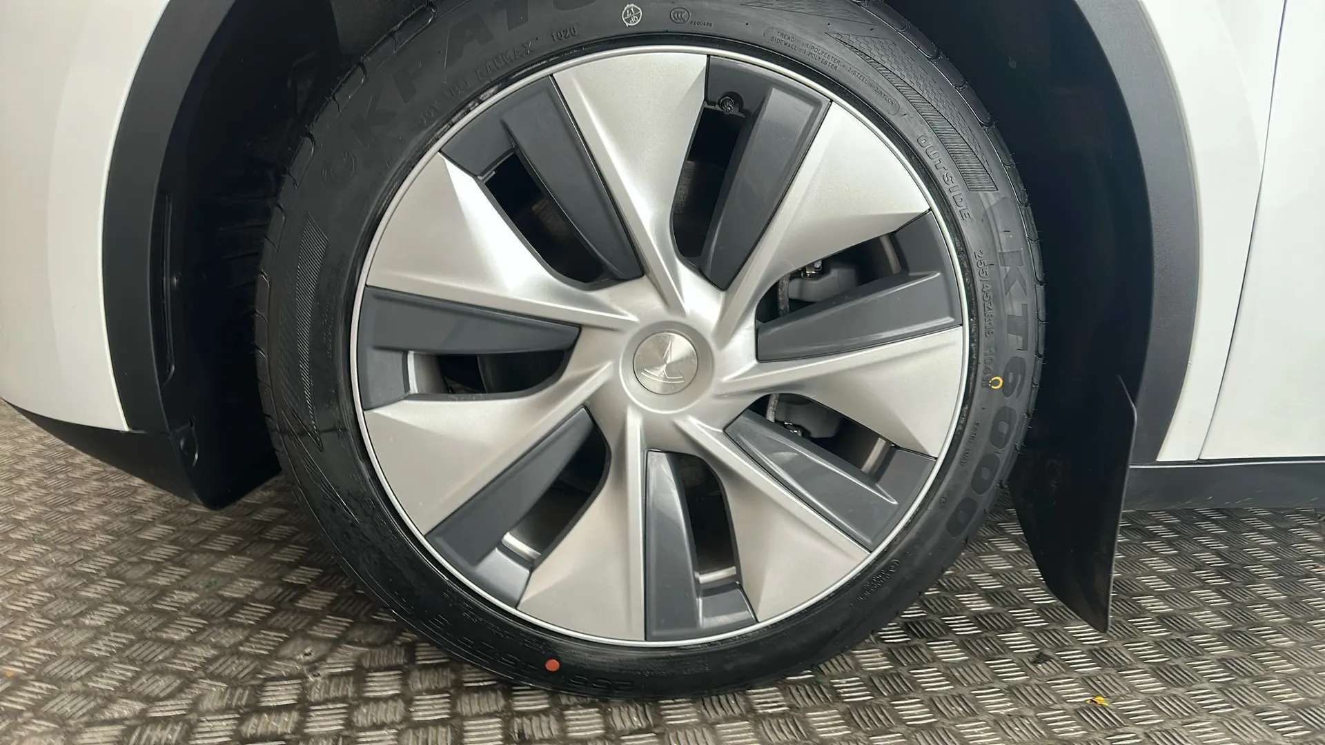 2024 TESLA MODEL Y 2024 TESLA MODEL Y
