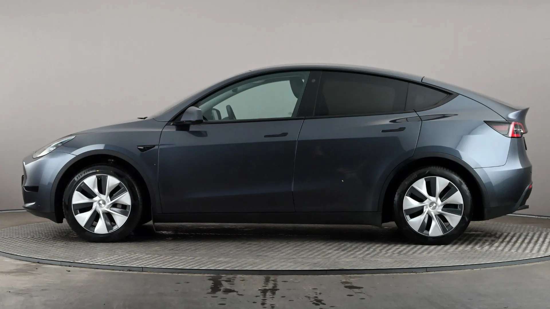 A 2023 TESLA MODEL Y RWD Auto A 2023 TESLA MODEL Y RWD Auto