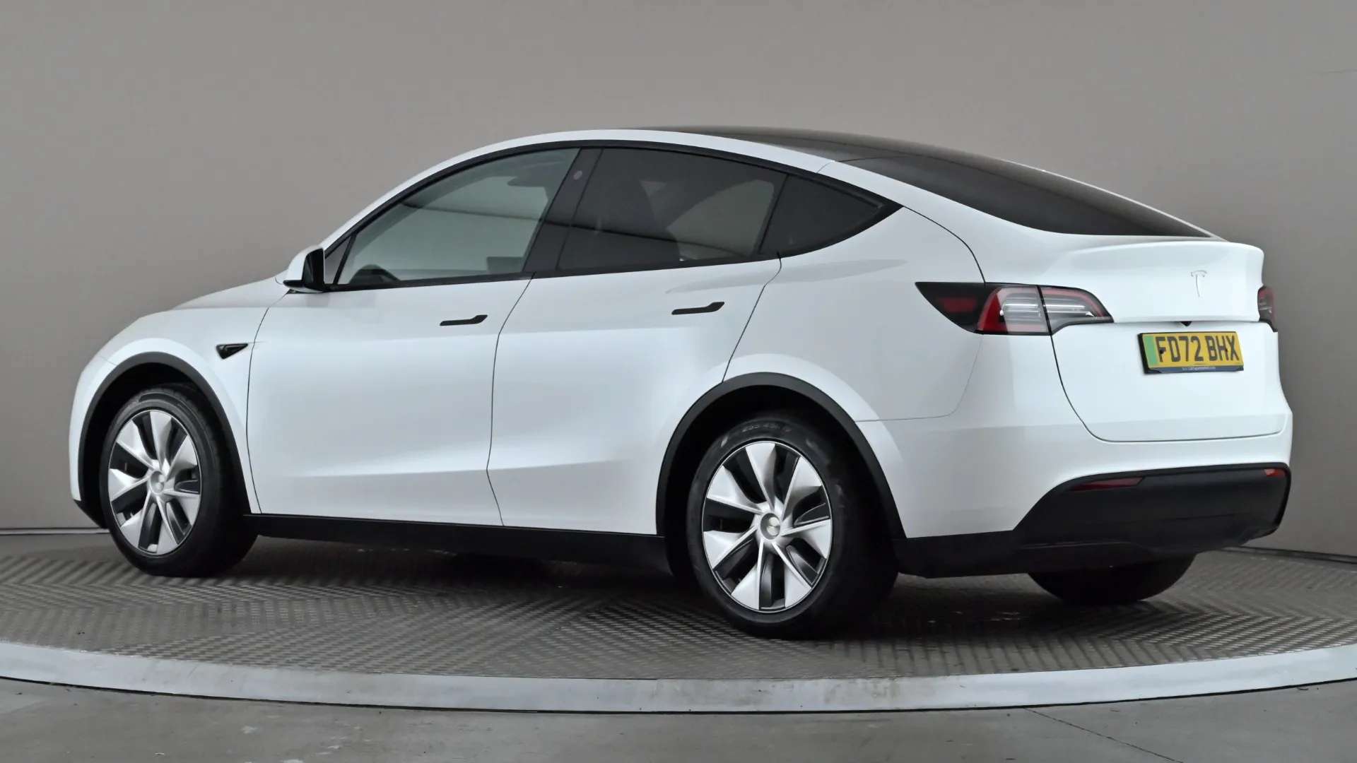 A 2022 TESLA MODEL Y RWD Auto A 2022 TESLA MODEL Y RWD Auto
