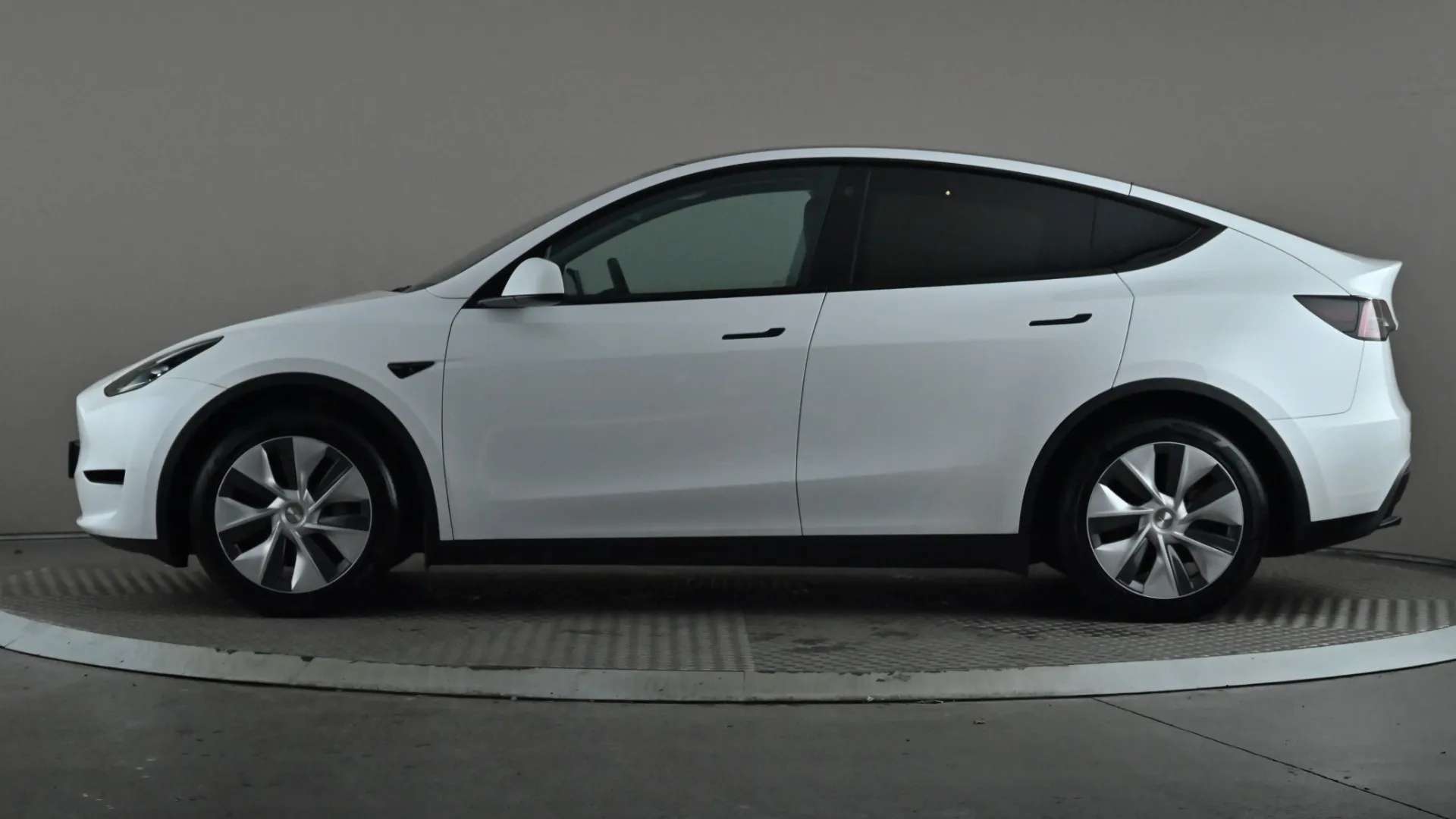 A 2023 TESLA MODEL Y RWD Auto A 2023 TESLA MODEL Y RWD Auto