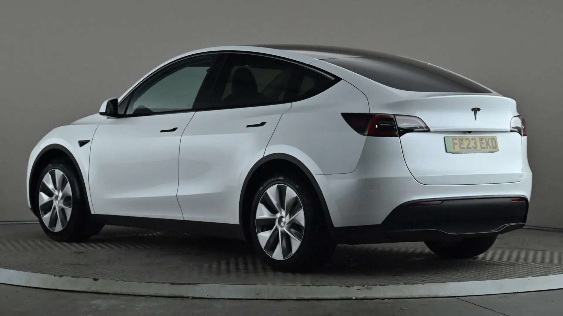 A 2023 TESLA MODEL Y RWD Auto A 2023 TESLA MODEL Y RWD Auto