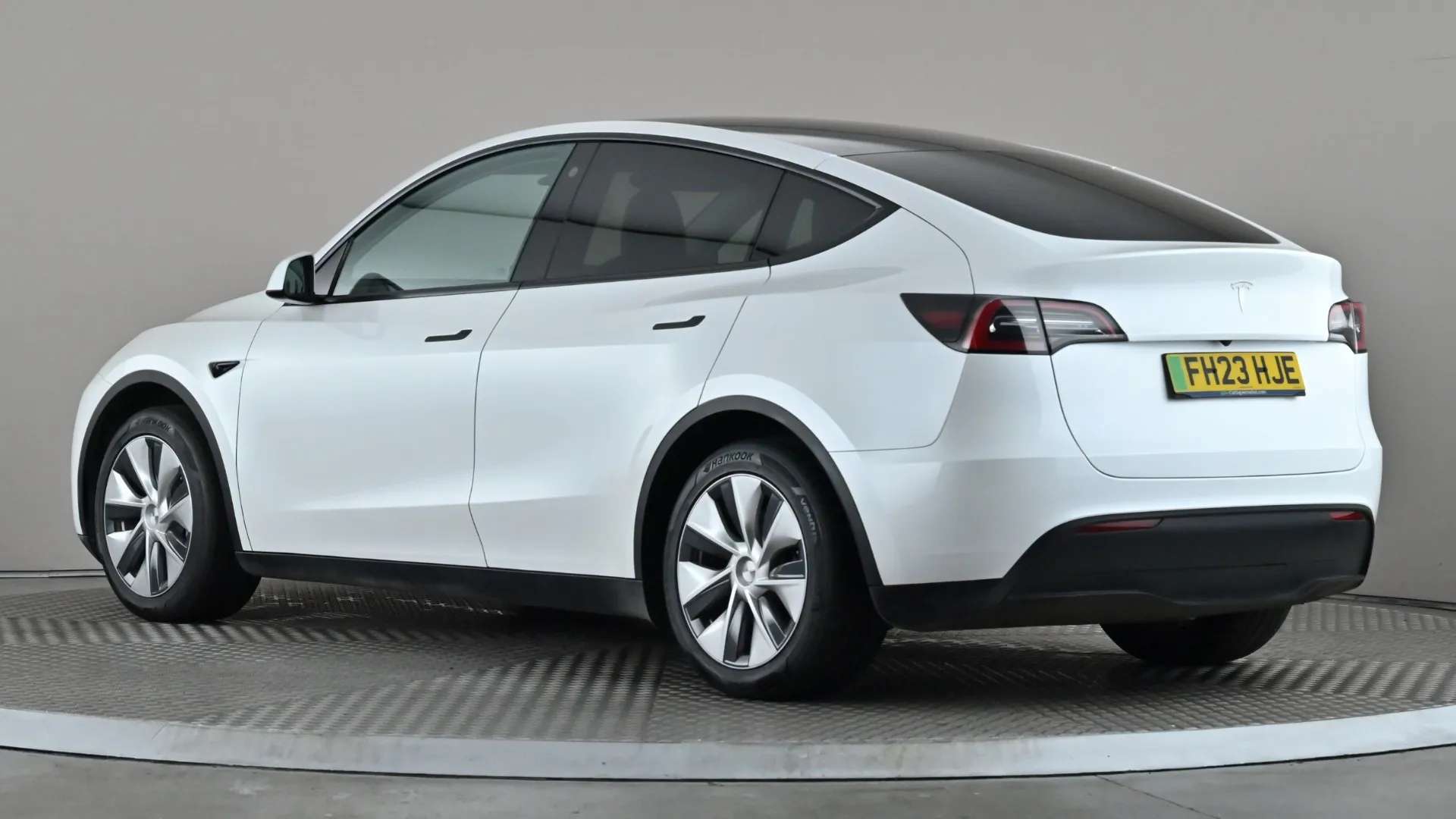 A 2023 TESLA MODEL Y RWD Auto A 2023 TESLA MODEL Y RWD Auto
