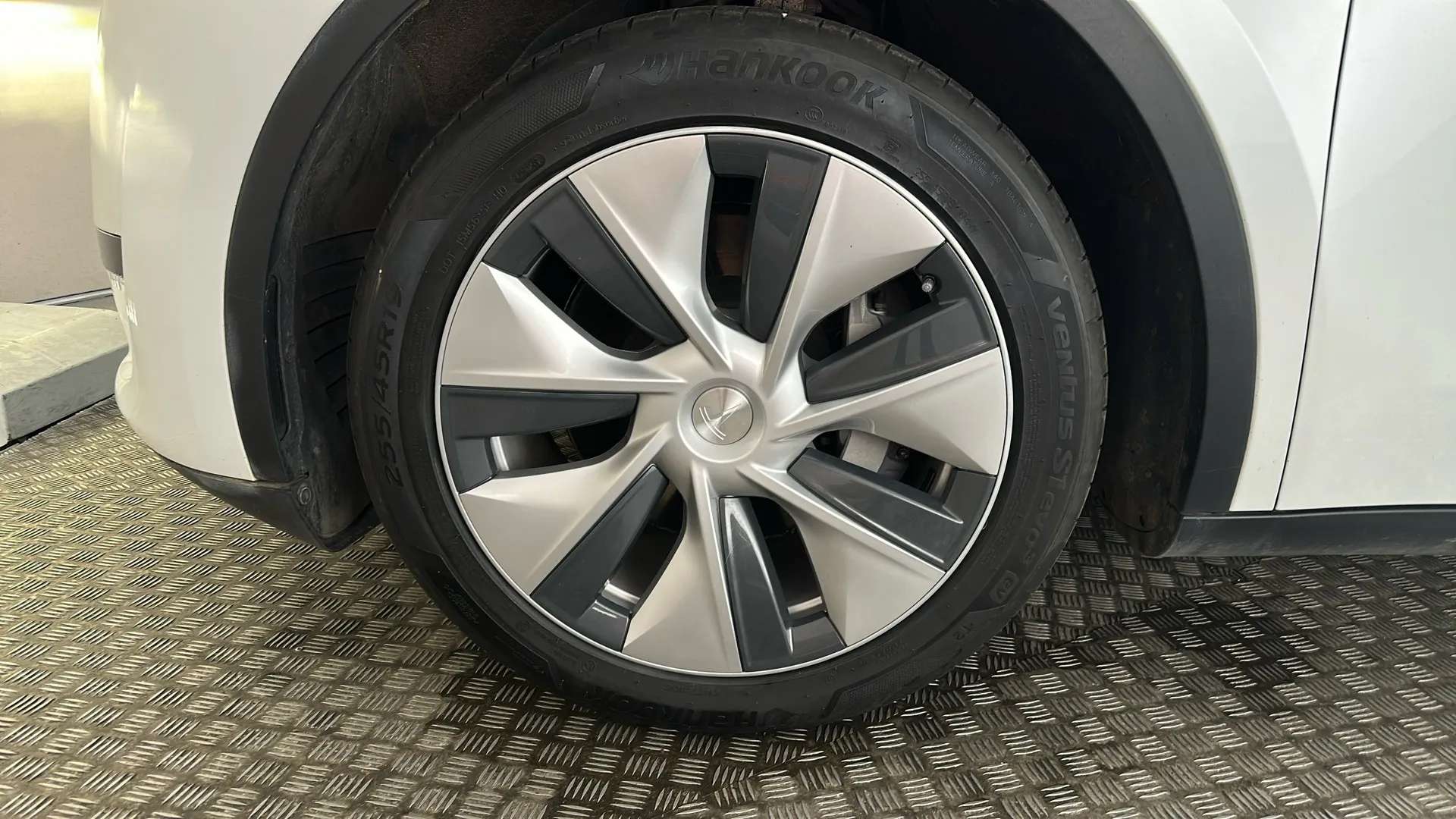 2023 TESLA MODEL Y 2023 TESLA MODEL Y