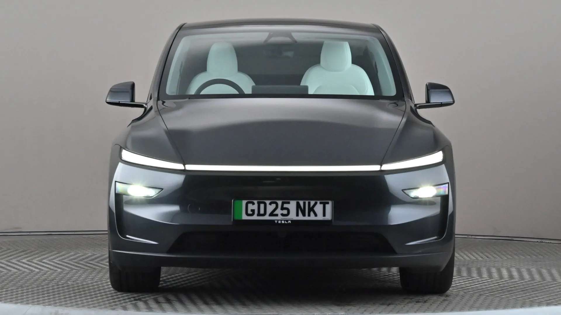 A 2025 TESLA MODEL Y RWD Auto A 2025 TESLA MODEL Y RWD Auto