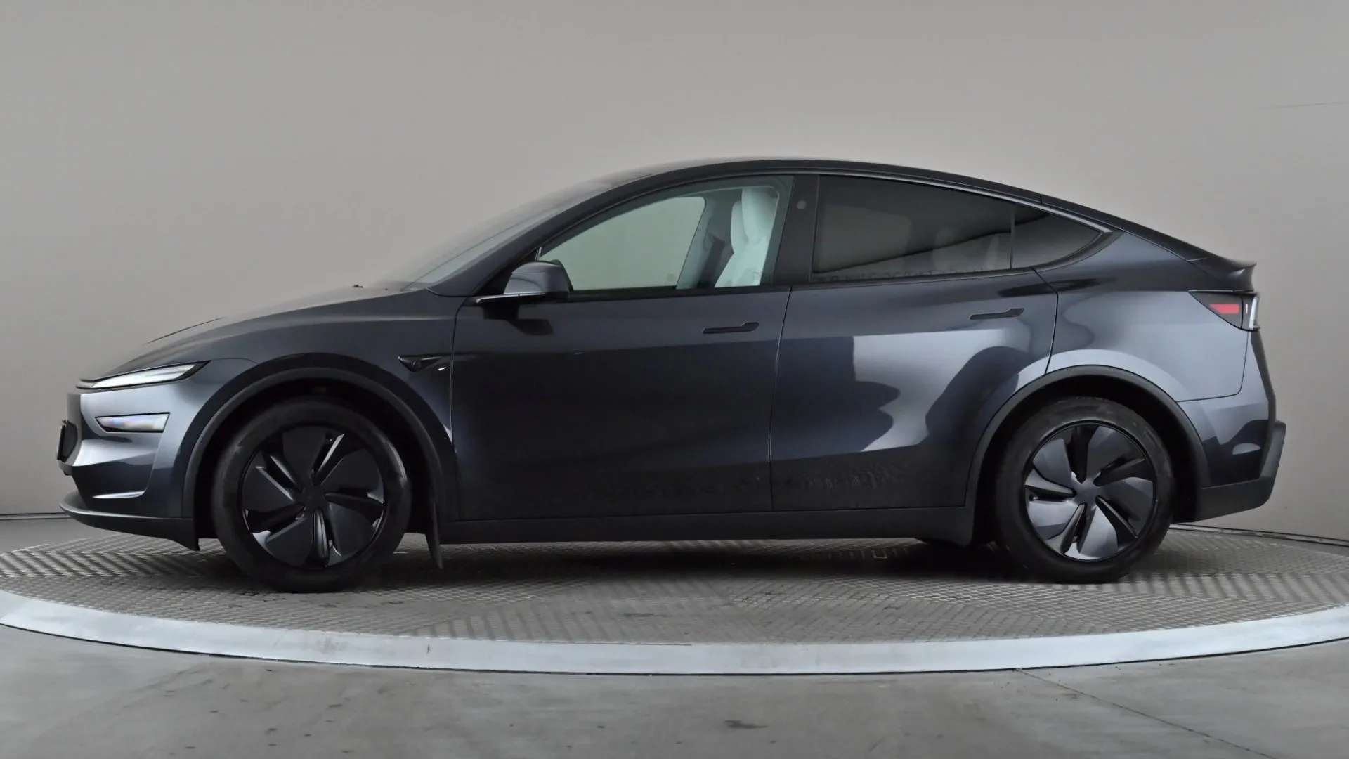 A 2025 TESLA MODEL Y RWD Auto A 2025 TESLA MODEL Y RWD Auto