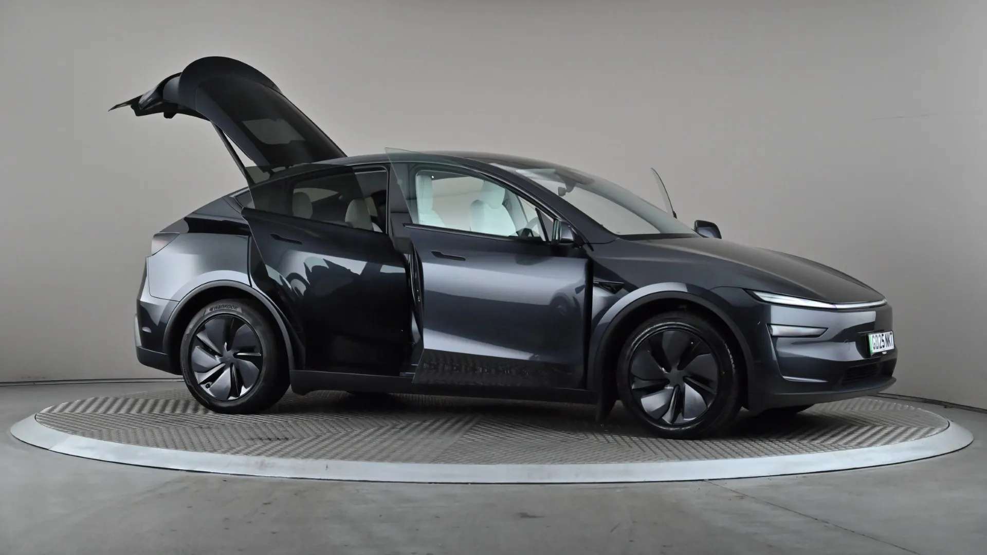 2025 TESLA MODEL Y 2025 TESLA MODEL Y