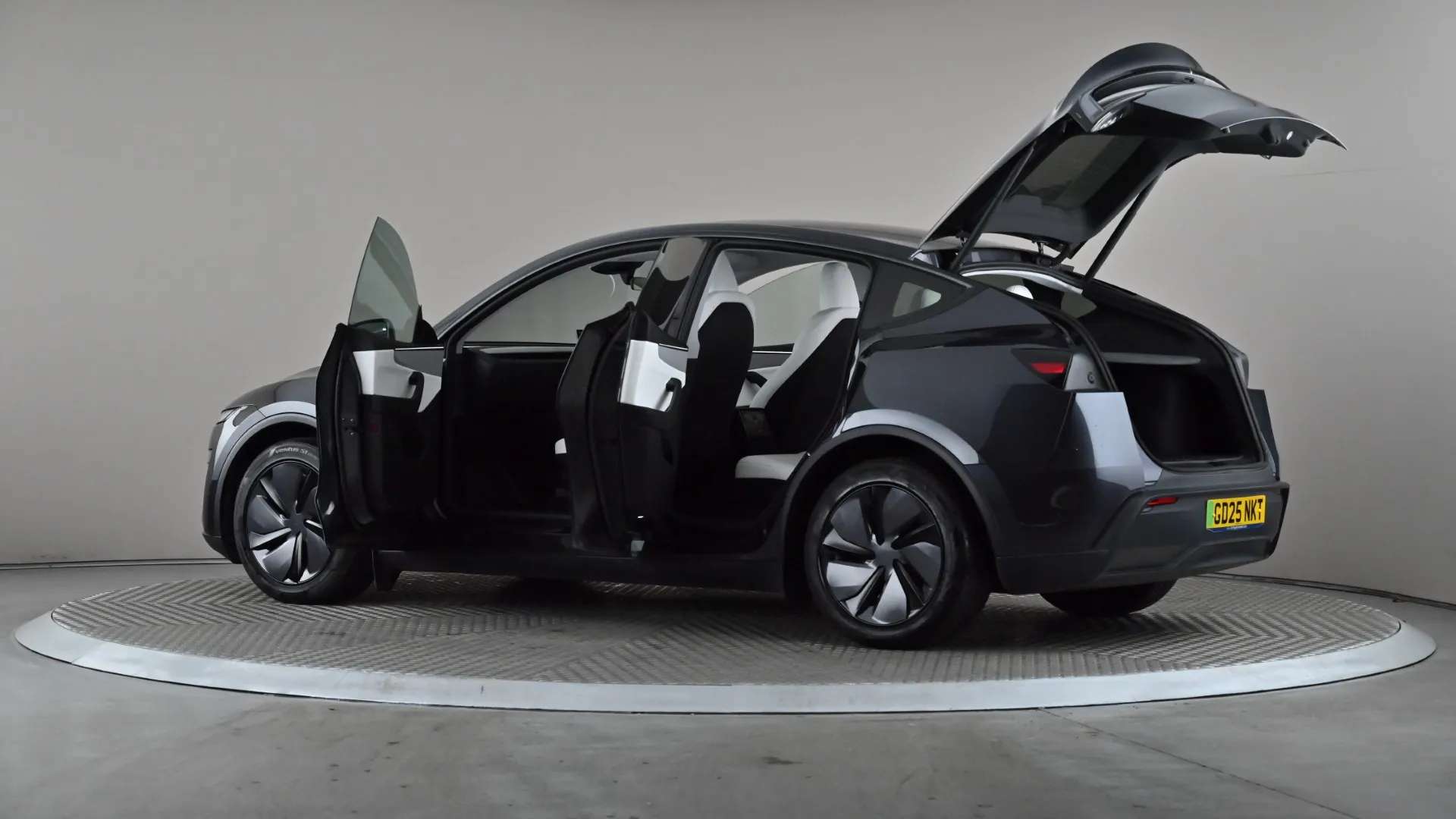 2025 TESLA MODEL Y 2025 TESLA MODEL Y