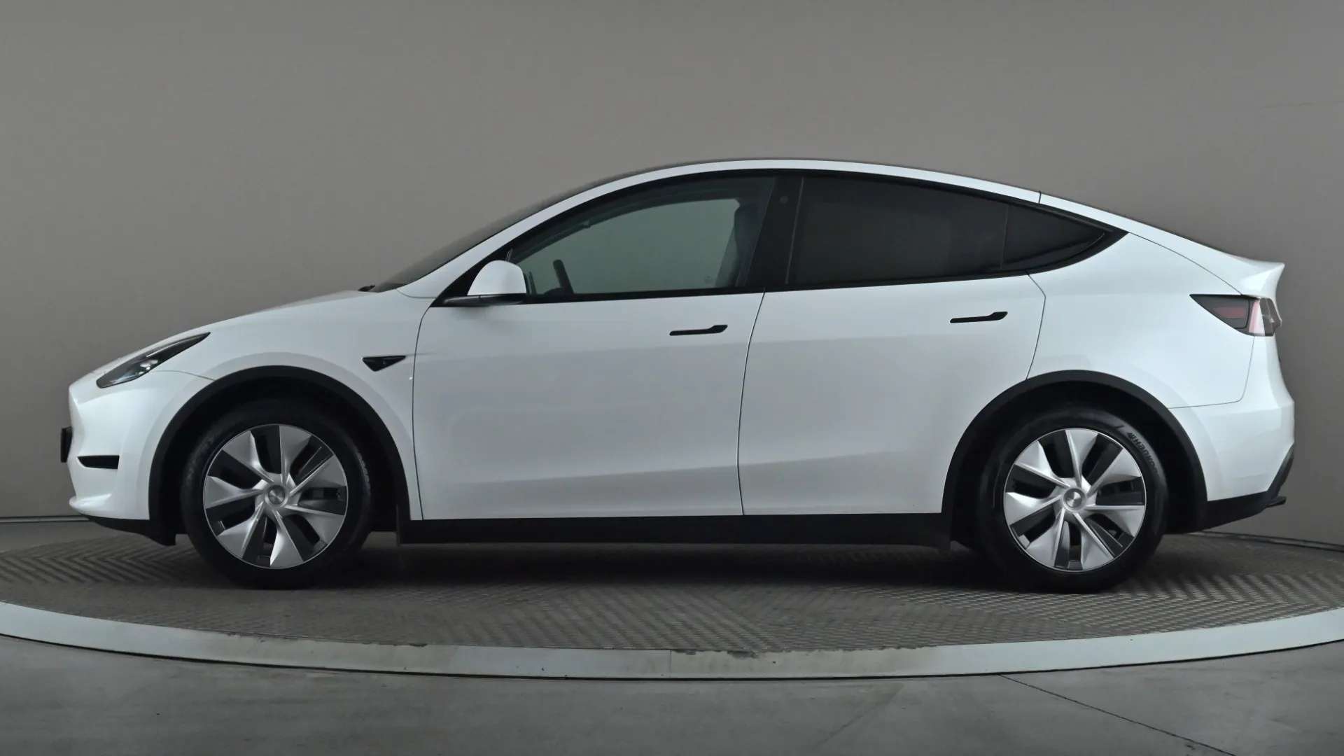 A 2023 TESLA MODEL Y RWD Auto A 2023 TESLA MODEL Y RWD Auto