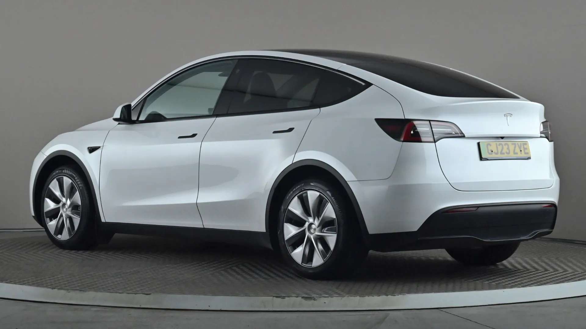 A 2023 TESLA MODEL Y RWD Auto A 2023 TESLA MODEL Y RWD Auto