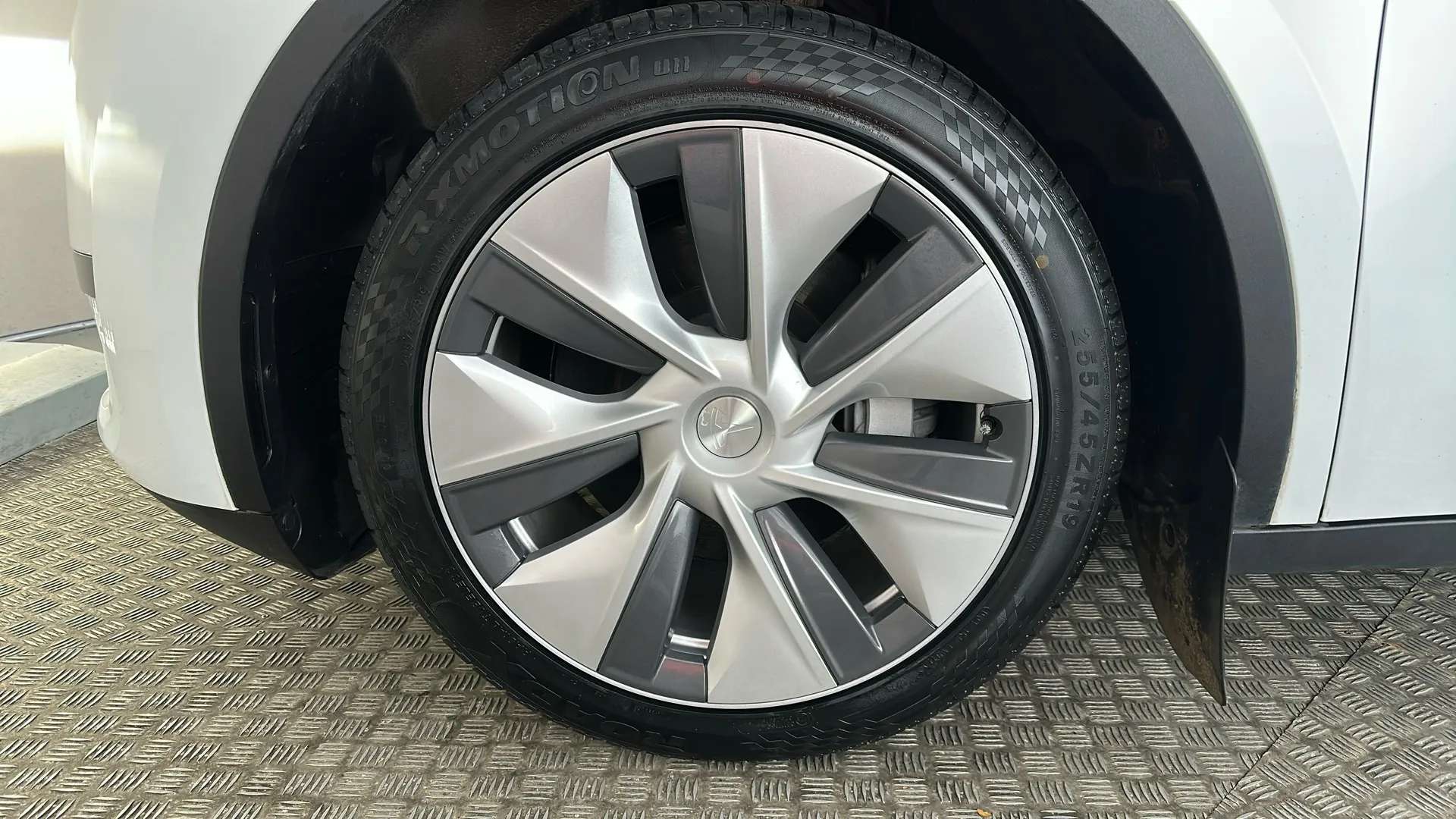 2023 TESLA MODEL Y 2023 TESLA MODEL Y