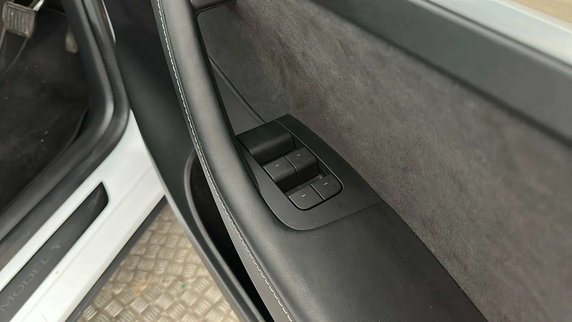 2023 TESLA MODEL Y 2023 TESLA MODEL Y